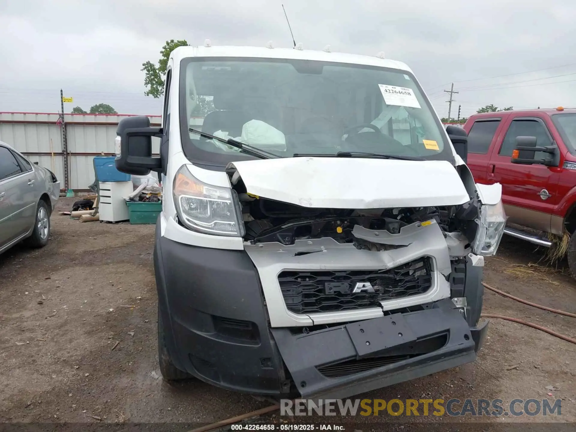12 Photograph of a damaged car 3C6TRVAG9KE538970 RAM PROMASTER 1500 2019