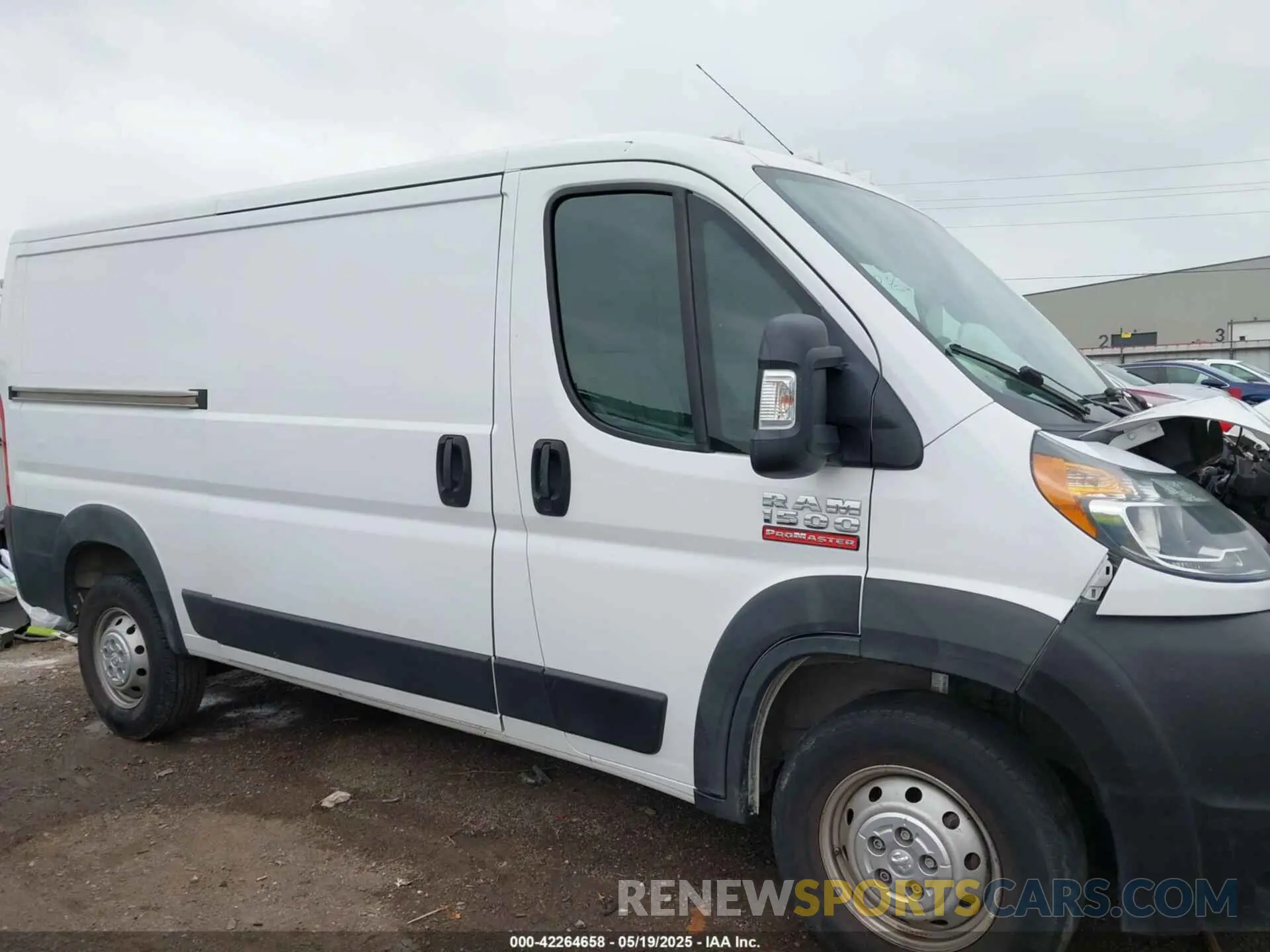 13 Photograph of a damaged car 3C6TRVAG9KE538970 RAM PROMASTER 1500 2019
