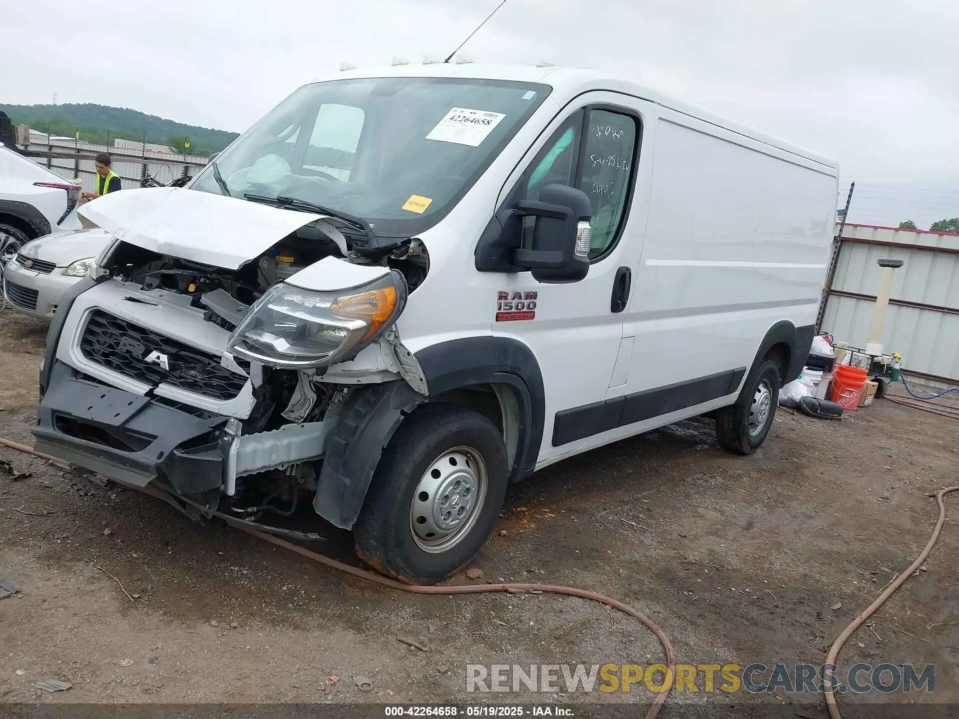 2 Photograph of a damaged car 3C6TRVAG9KE538970 RAM PROMASTER 1500 2019