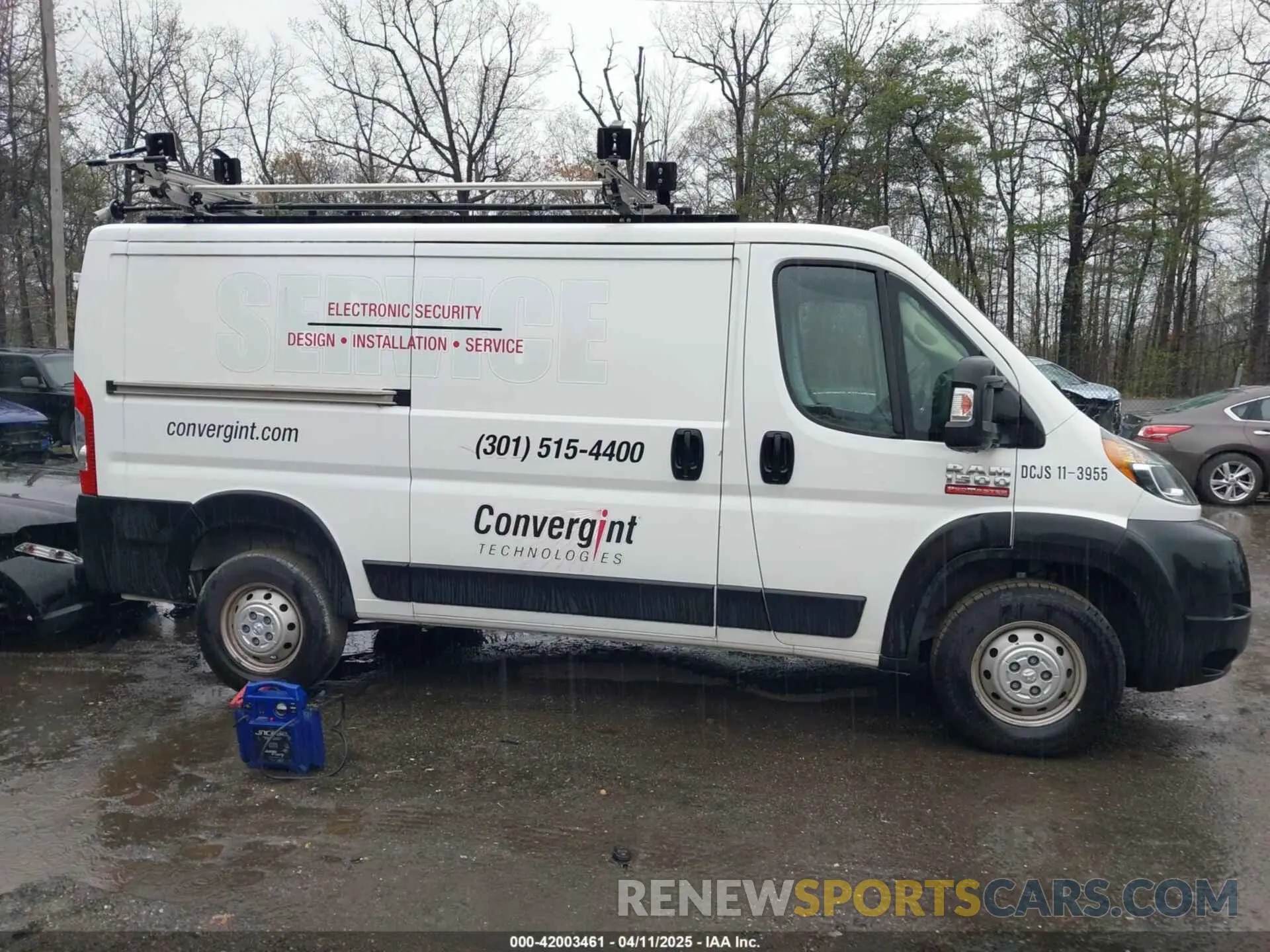13 Photograph of a damaged car 3C6TRVAG9KE555834 RAM PROMASTER 1500 2019