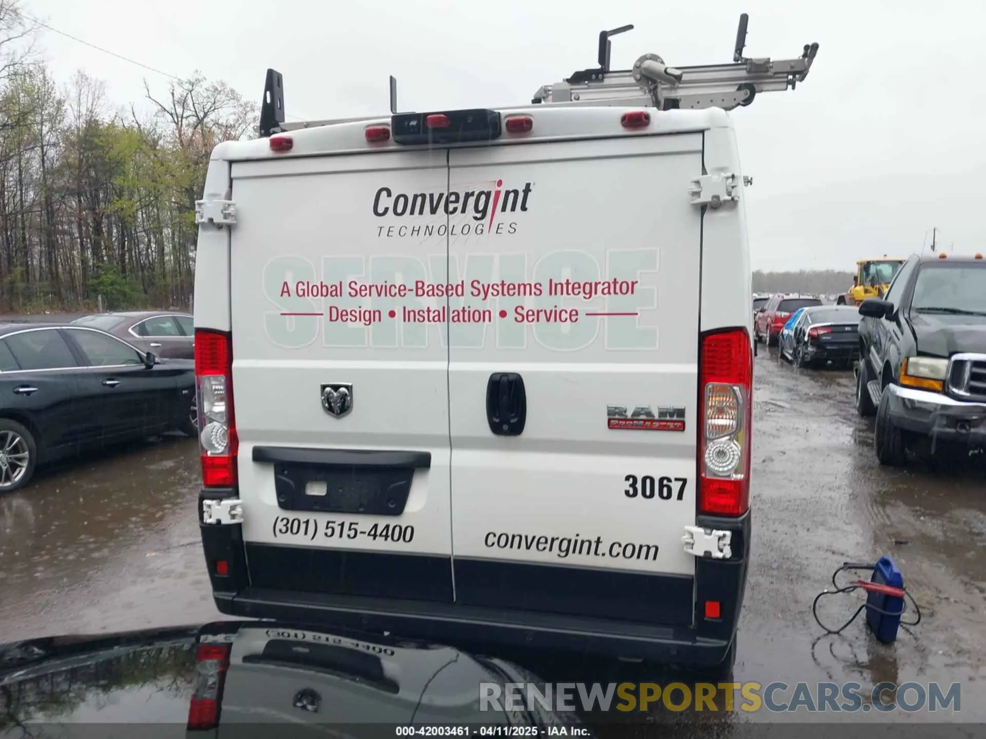 16 Photograph of a damaged car 3C6TRVAG9KE555834 RAM PROMASTER 1500 2019
