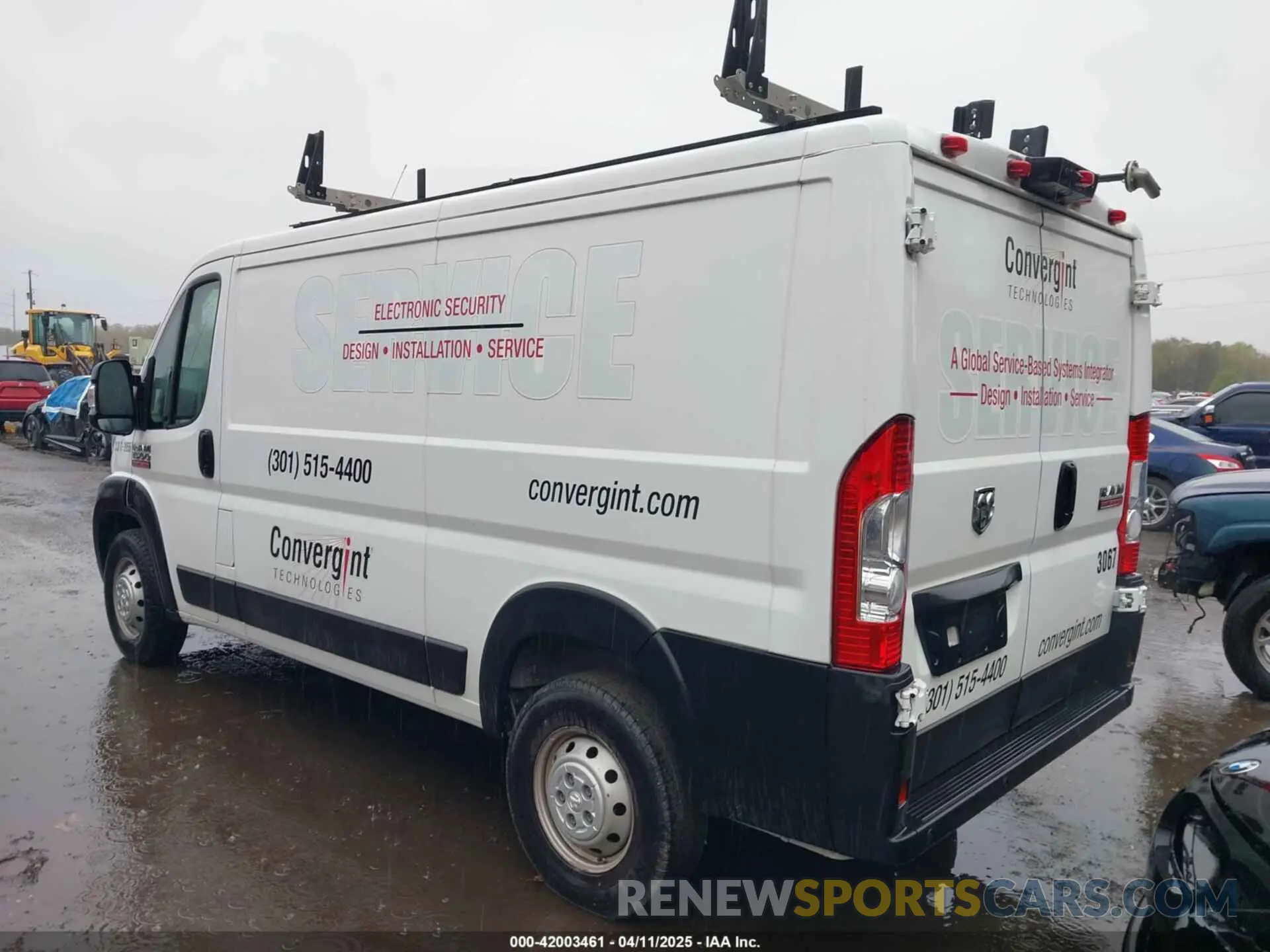 3 Photograph of a damaged car 3C6TRVAG9KE555834 RAM PROMASTER 1500 2019