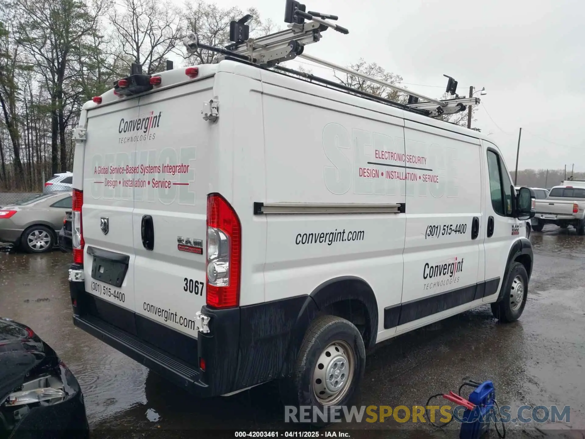 4 Photograph of a damaged car 3C6TRVAG9KE555834 RAM PROMASTER 1500 2019