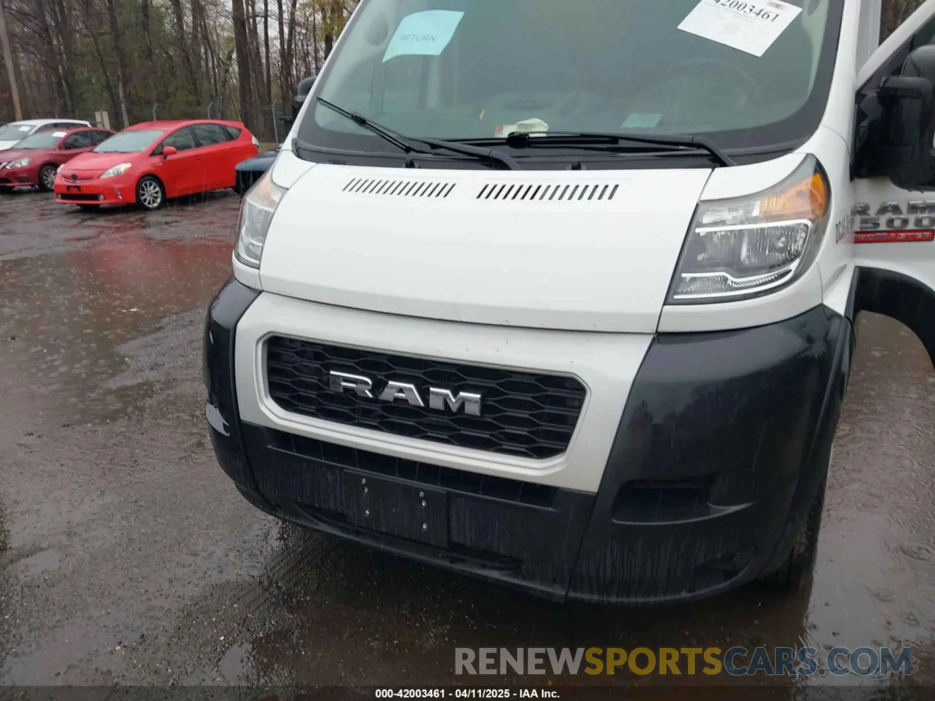 6 Photograph of a damaged car 3C6TRVAG9KE555834 RAM PROMASTER 1500 2019