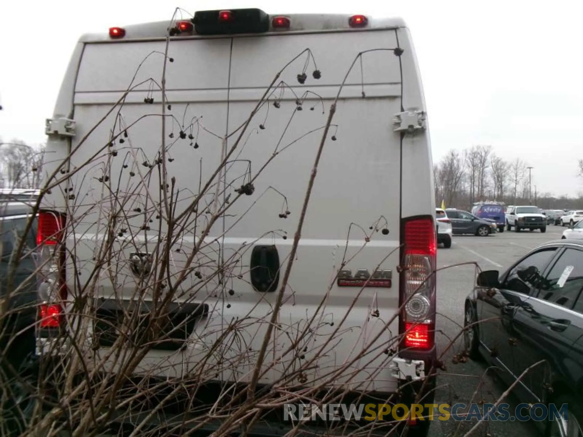 2 Photograph of a damaged car 3C6TRVBG7KE559248 RAM PROMASTER 1500 2019