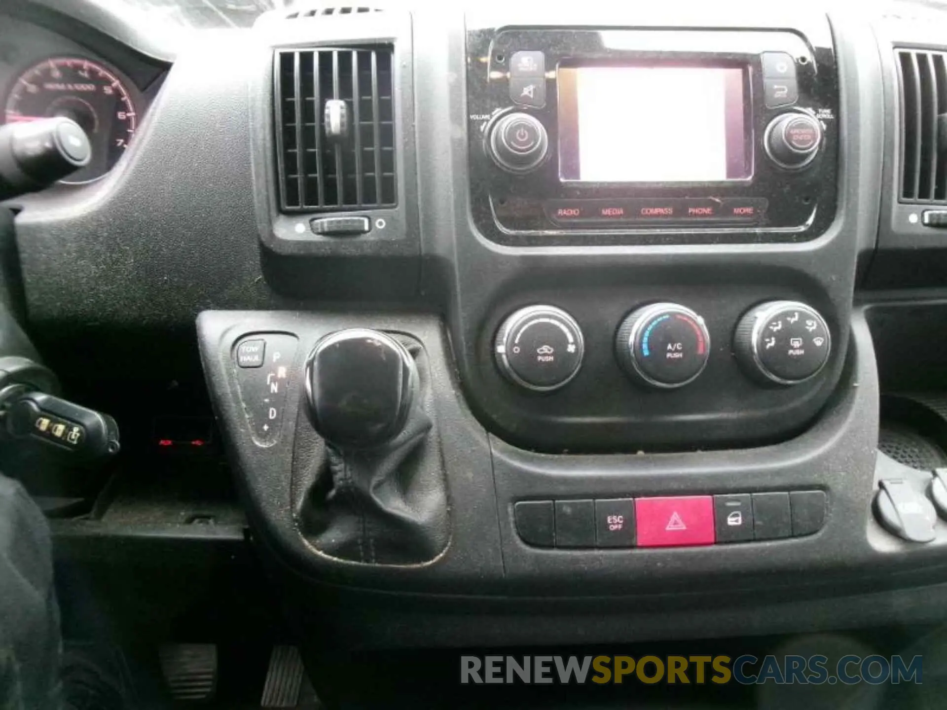 3 Photograph of a damaged car 3C6TRVBG7KE559248 RAM PROMASTER 1500 2019