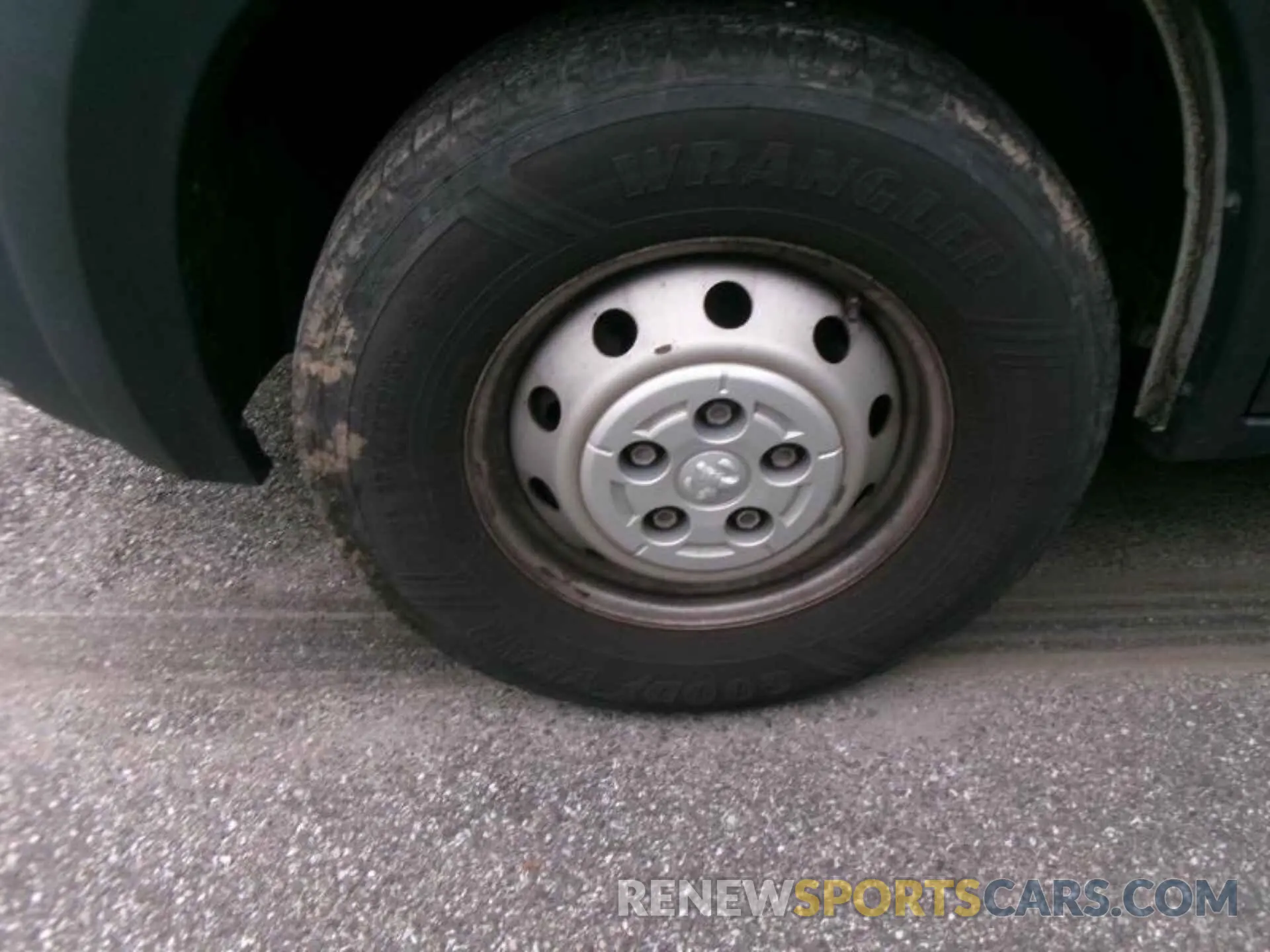 9 Photograph of a damaged car 3C6TRVBG7KE559248 RAM PROMASTER 1500 2019