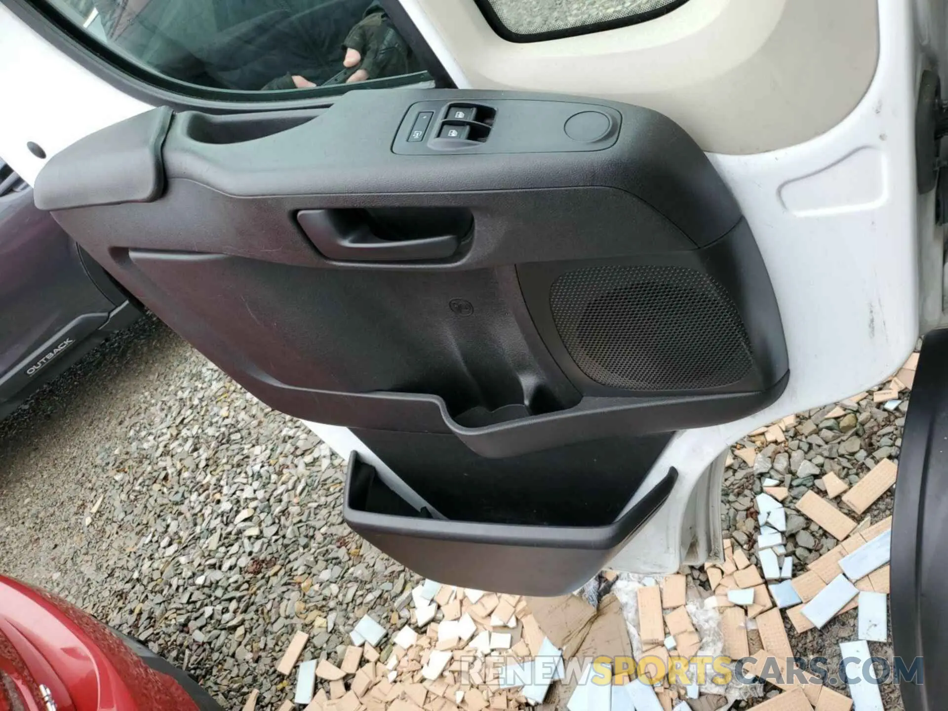 17 Photograph of a damaged car 3C6TRVNG6KE522560 RAM PROMASTER 1500 2019