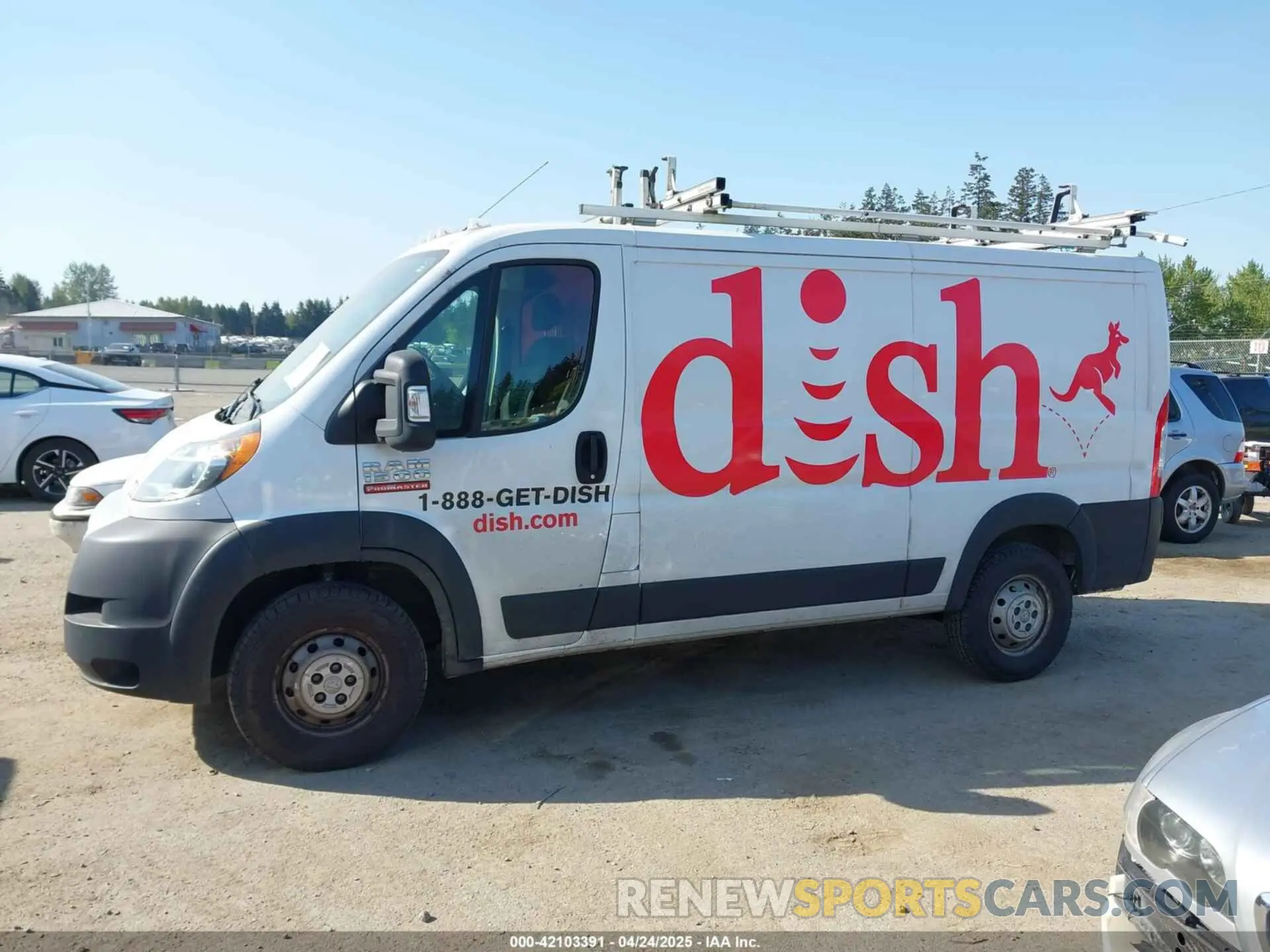 14 Photograph of a damaged car 3C6TRVAG7LE130145 RAM PROMASTER 1500 2020
