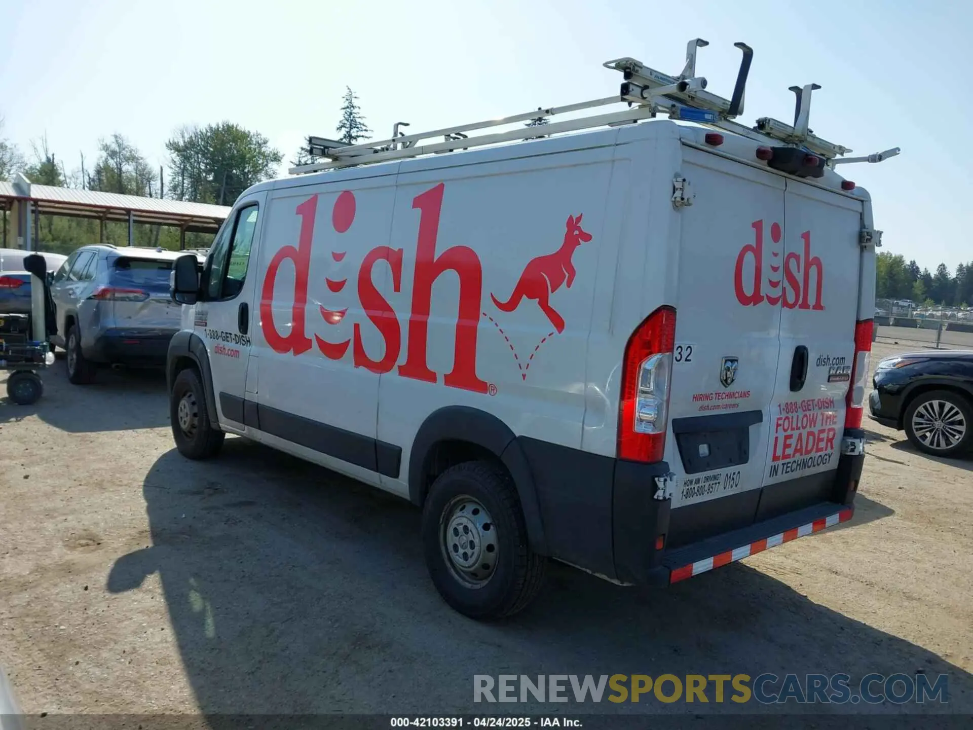3 Photograph of a damaged car 3C6TRVAG7LE130145 RAM PROMASTER 1500 2020