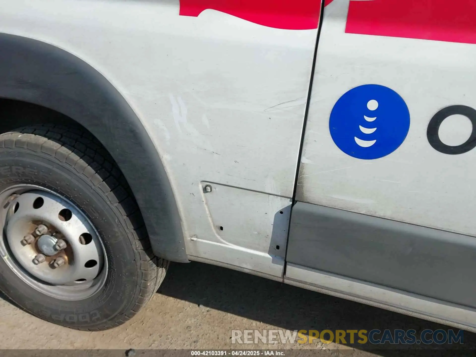 6 Photograph of a damaged car 3C6TRVAG7LE130145 RAM PROMASTER 1500 2020