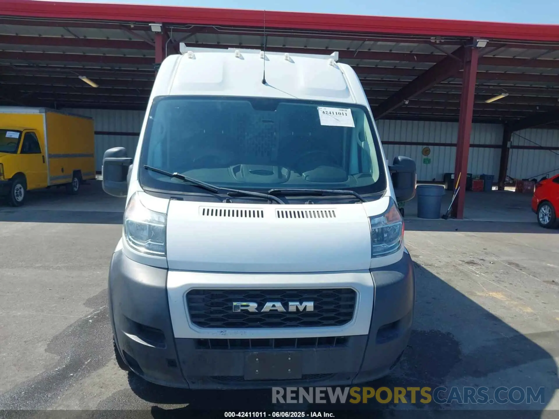 12 Photograph of a damaged car 3C6TRVBG2LE100324 RAM PROMASTER 1500 2020