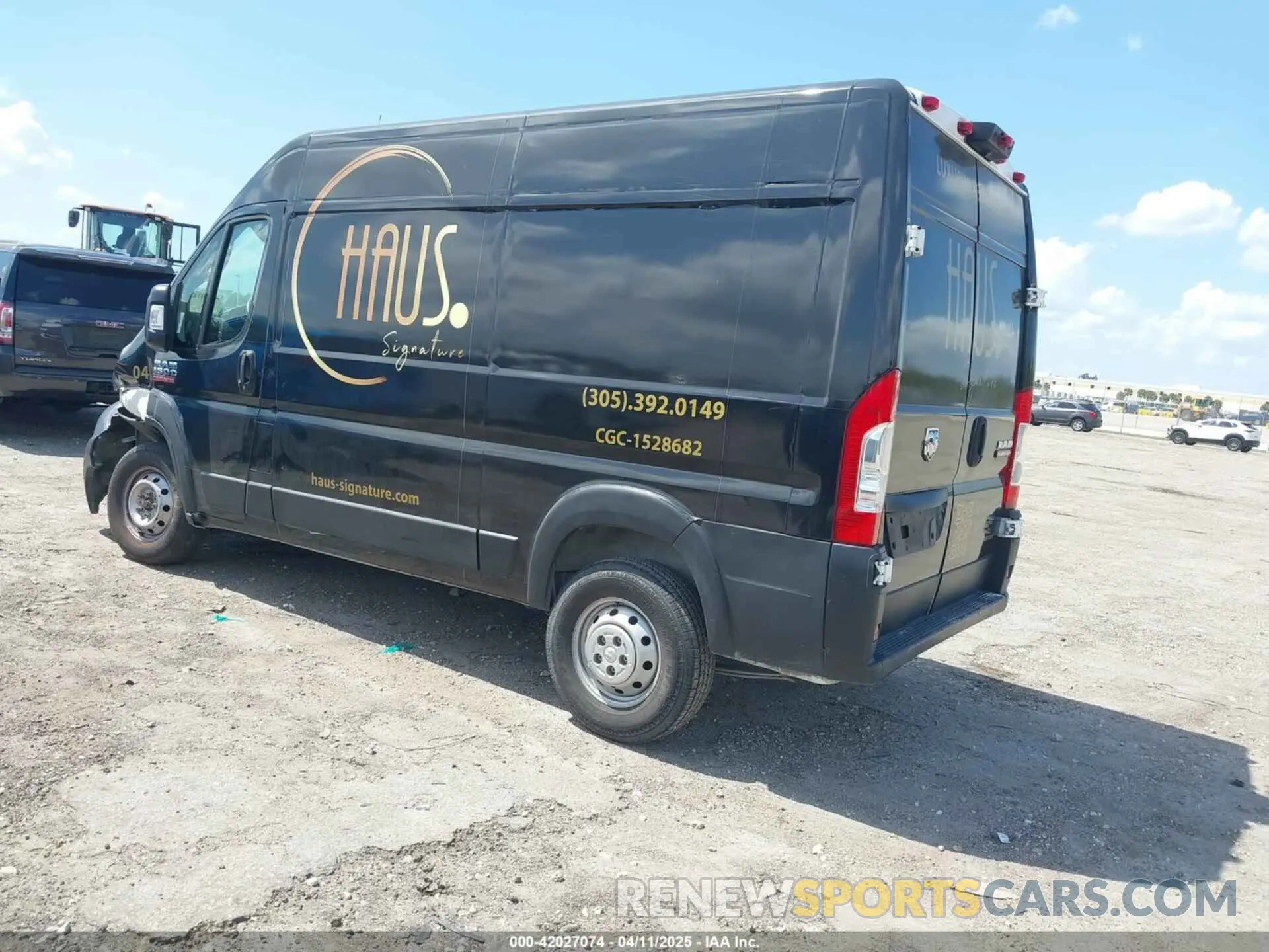 3 Photograph of a damaged car 3C6TRVBG2LE125496 RAM PROMASTER 1500 2020