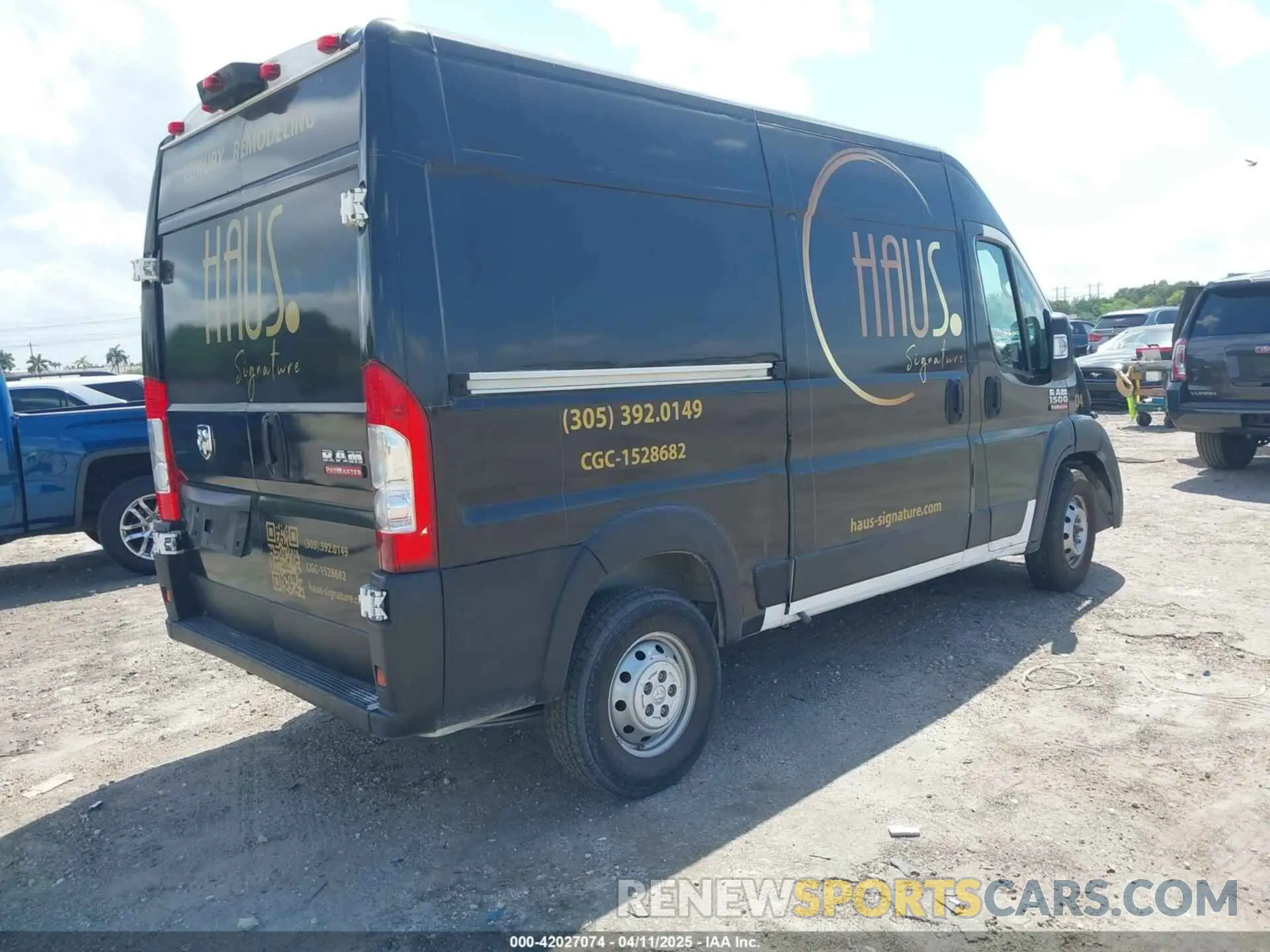 4 Photograph of a damaged car 3C6TRVBG2LE125496 RAM PROMASTER 1500 2020
