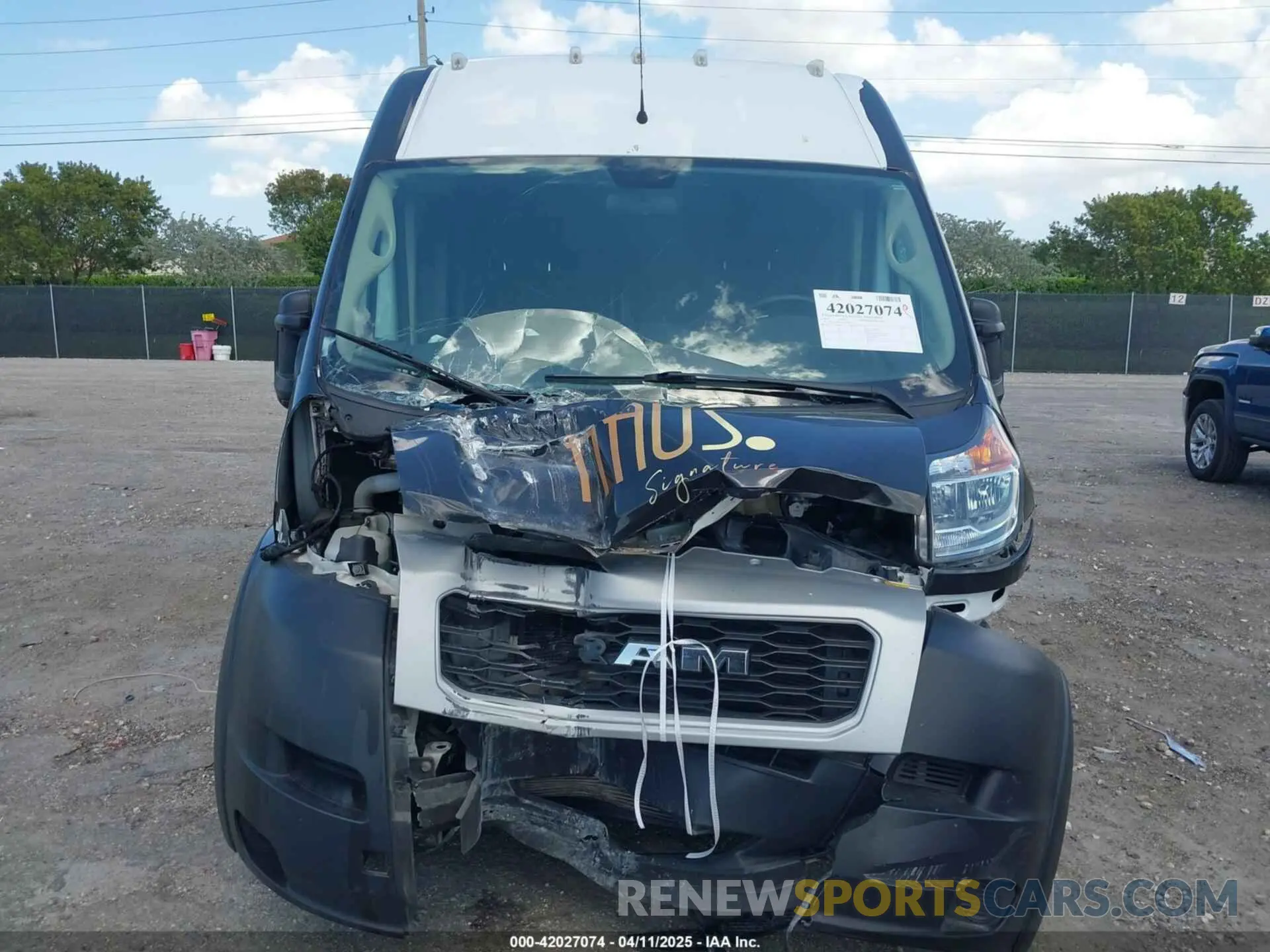 6 Photograph of a damaged car 3C6TRVBG2LE125496 RAM PROMASTER 1500 2020
