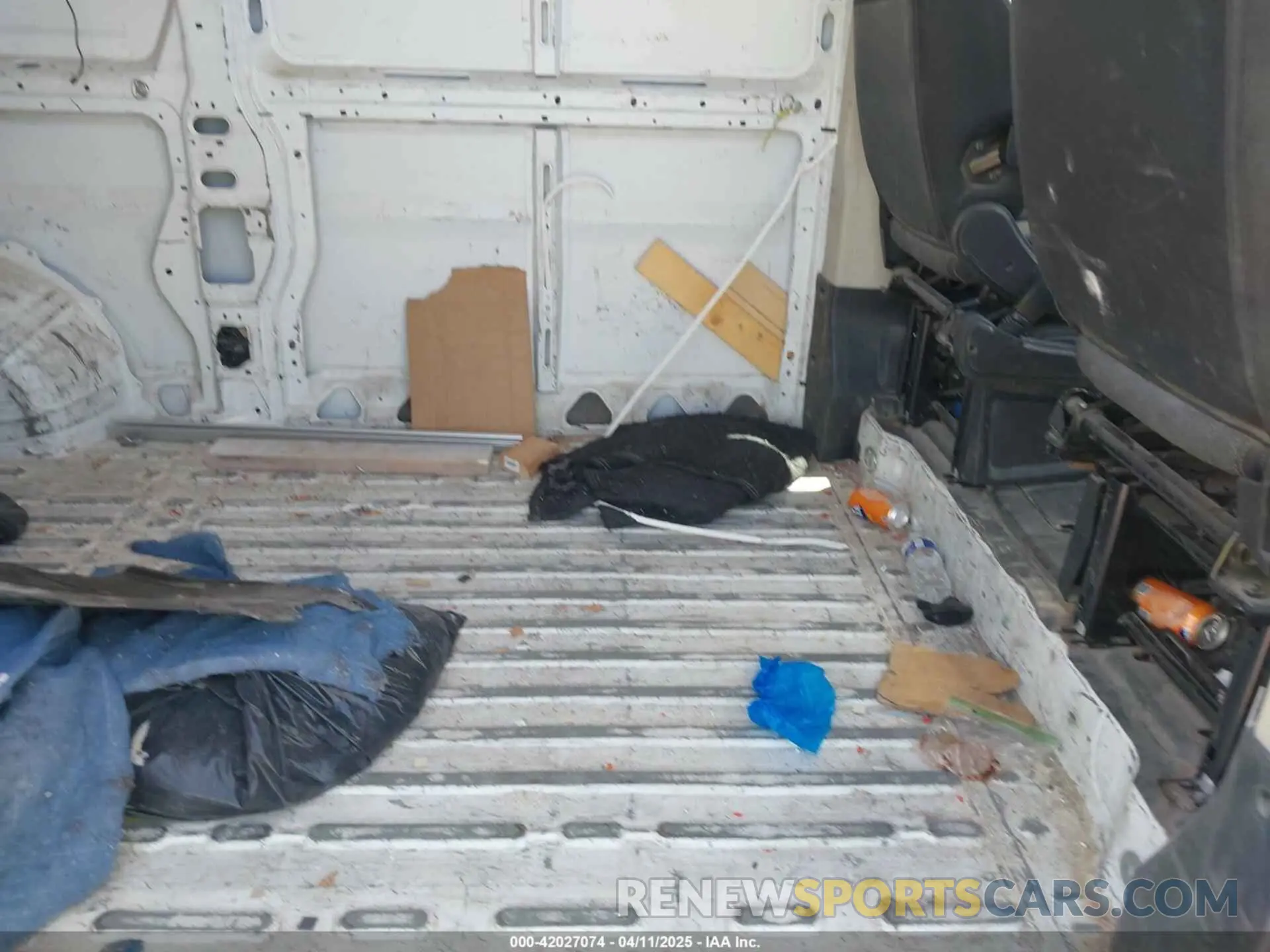 8 Photograph of a damaged car 3C6TRVBG2LE125496 RAM PROMASTER 1500 2020