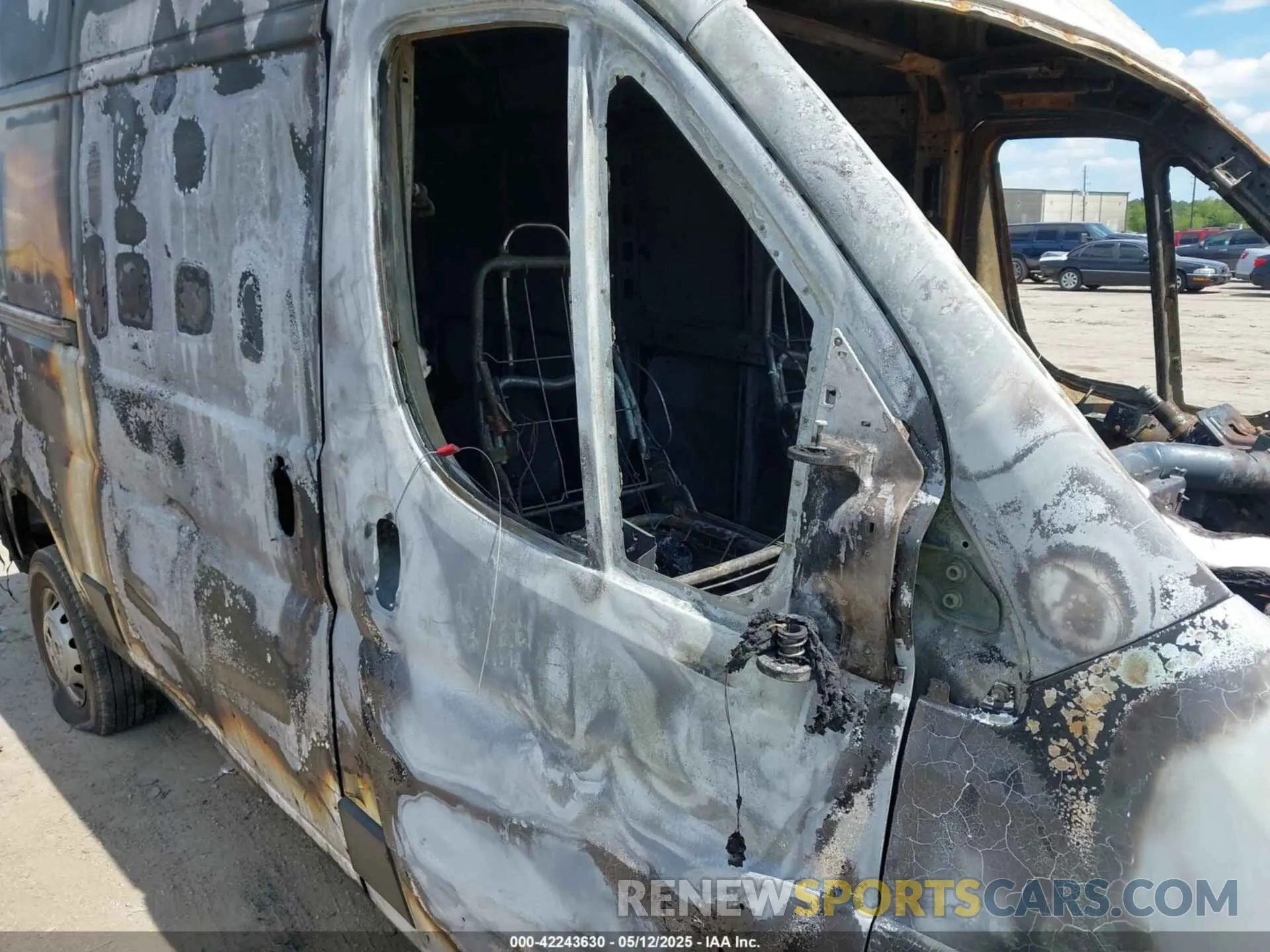 11 Photograph of a damaged car 3C6TRVBG8LE102398 RAM PROMASTER 1500 2020