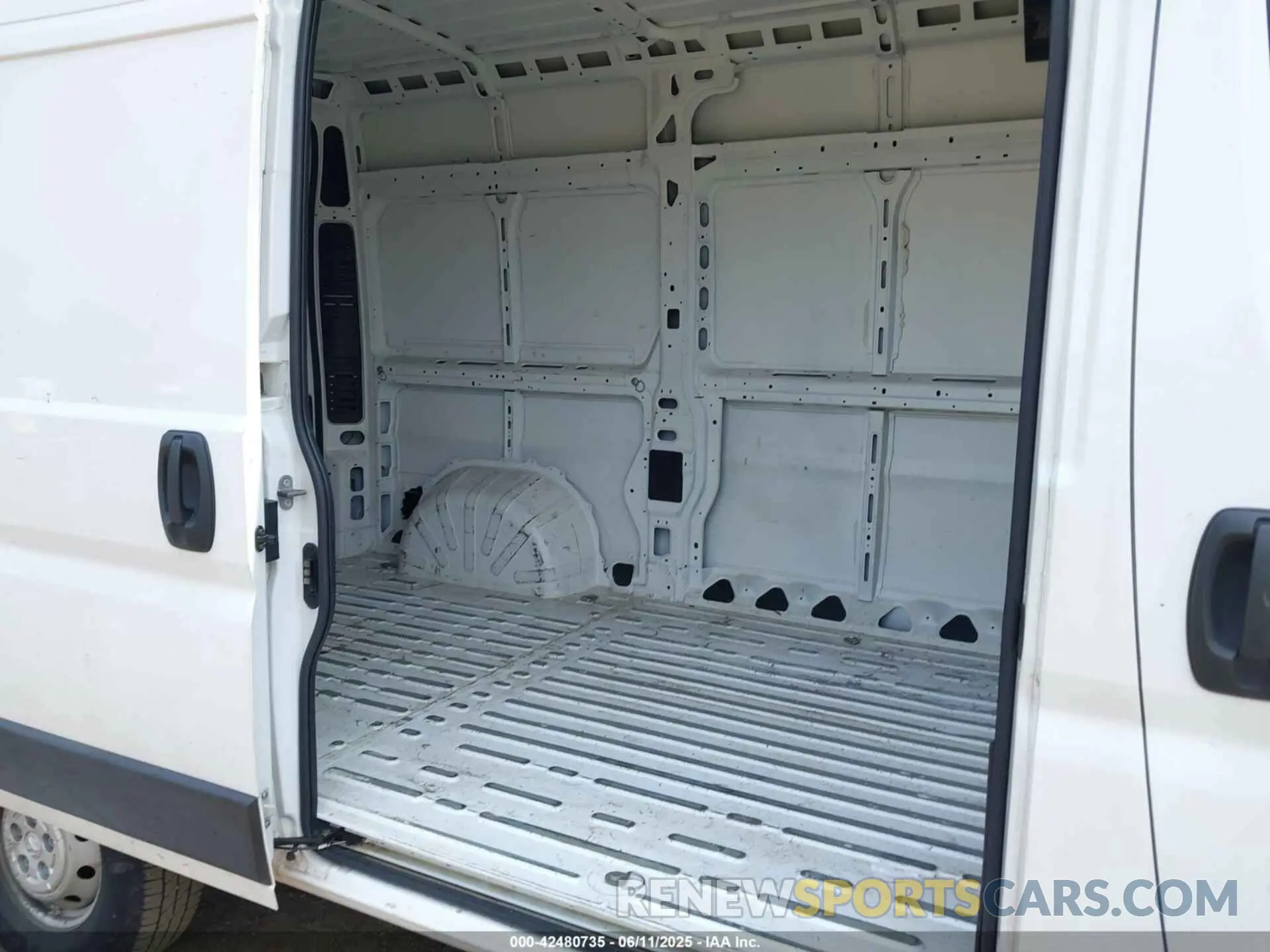 8 Фотография поврежденного автомобиля 3C6TRVBG8LE126183 RAM PROMASTER 1500 2020