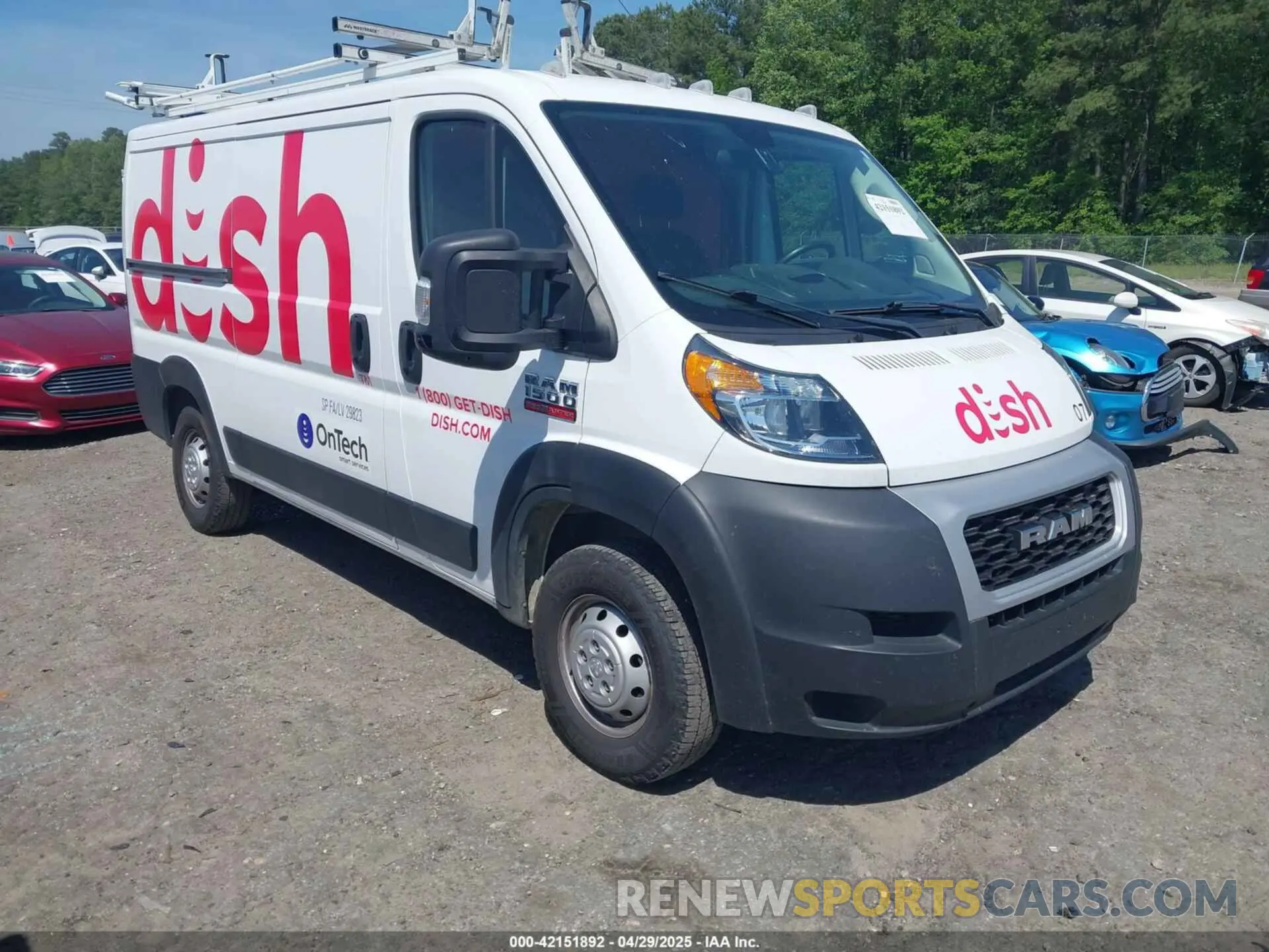 1 Photograph of a damaged car 3C6ERVAG9ME501672 RAM PROMASTER 1500 2021