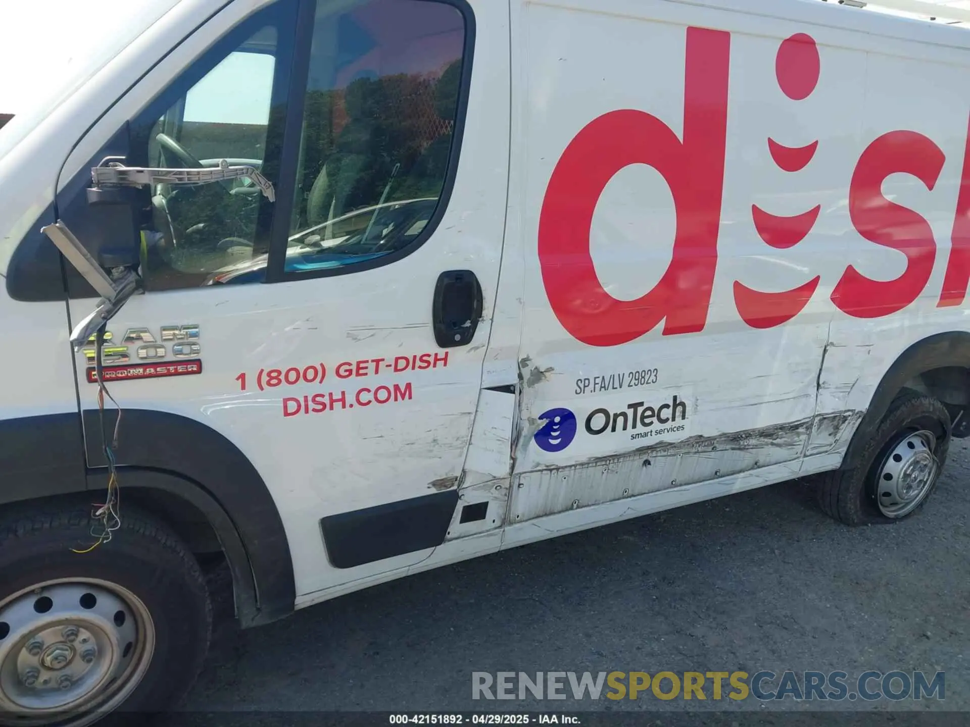 6 Photograph of a damaged car 3C6ERVAG9ME501672 RAM PROMASTER 1500 2021