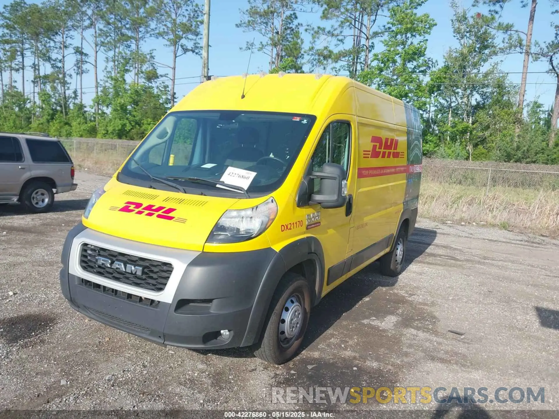 2 Photograph of a damaged car 3C6ERVBG2ME505593 RAM PROMASTER 1500 2021