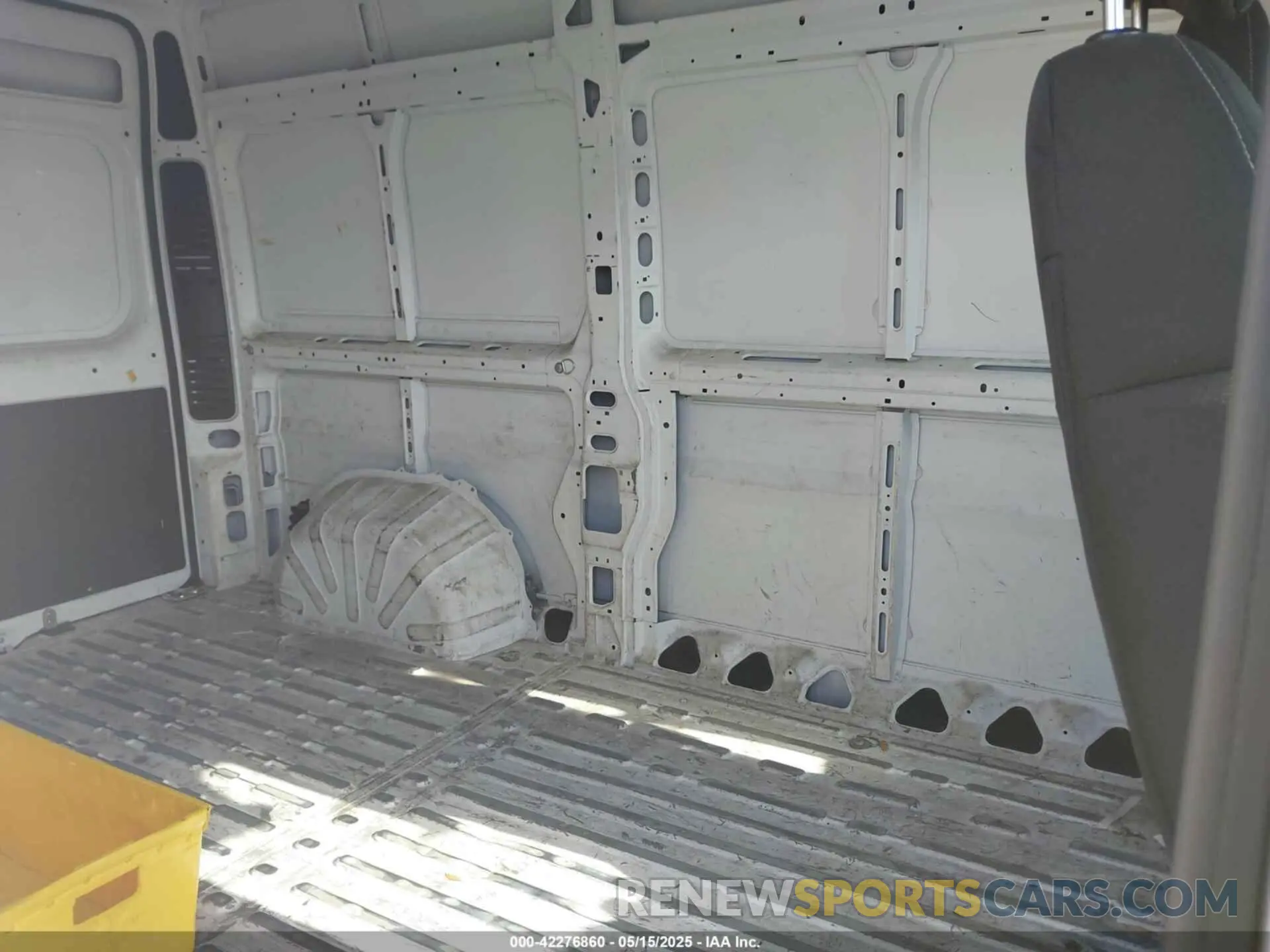 8 Photograph of a damaged car 3C6ERVBG2ME505593 RAM PROMASTER 1500 2021