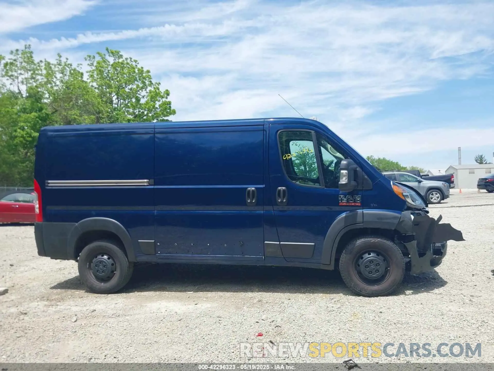 14 Photograph of a damaged car 3C6LRVAG0ME564750 RAM PROMASTER 1500 2021