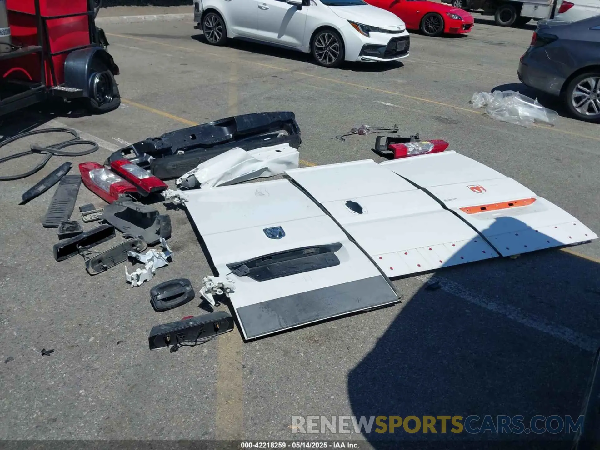 12 Photograph of a damaged car 3C6LRVAG5ME533364 RAM PROMASTER 1500 2021