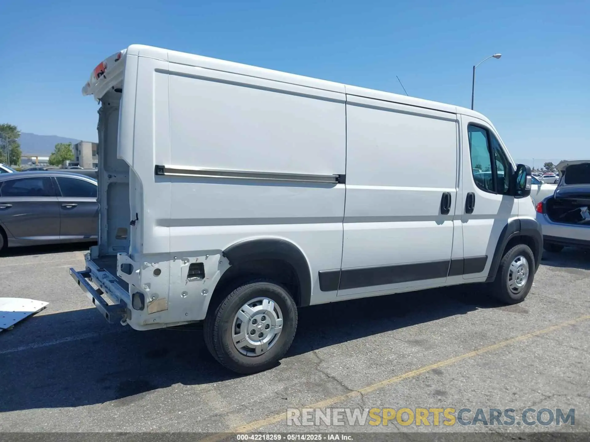 4 Photograph of a damaged car 3C6LRVAG5ME533364 RAM PROMASTER 1500 2021