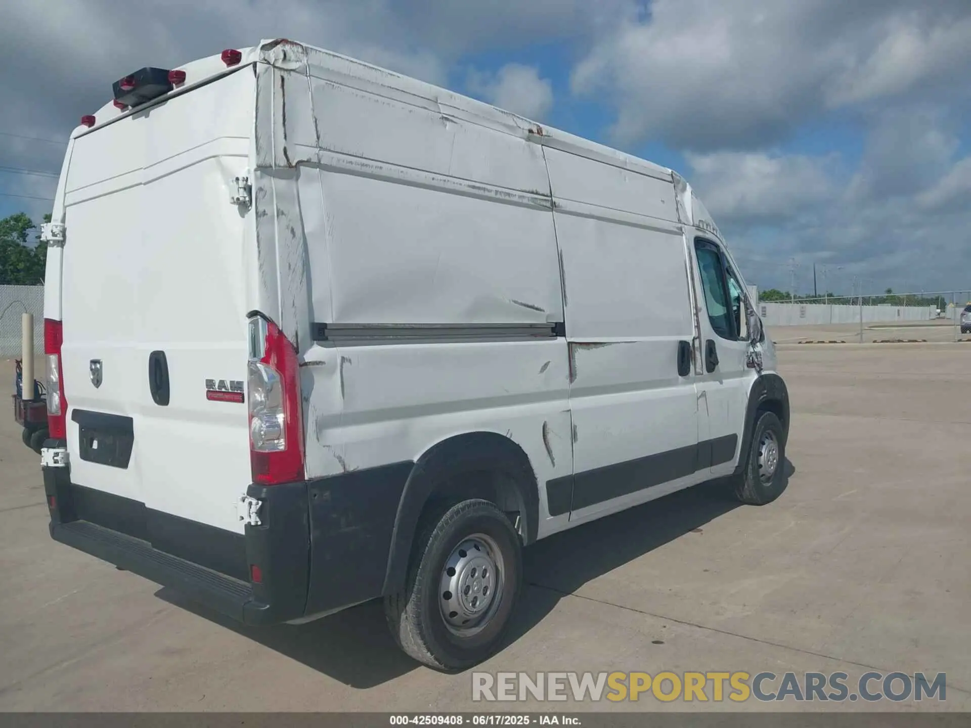 4 Фотография поврежденного автомобиля 3C6LRVBG1ME581703 RAM PROMASTER 1500 2021