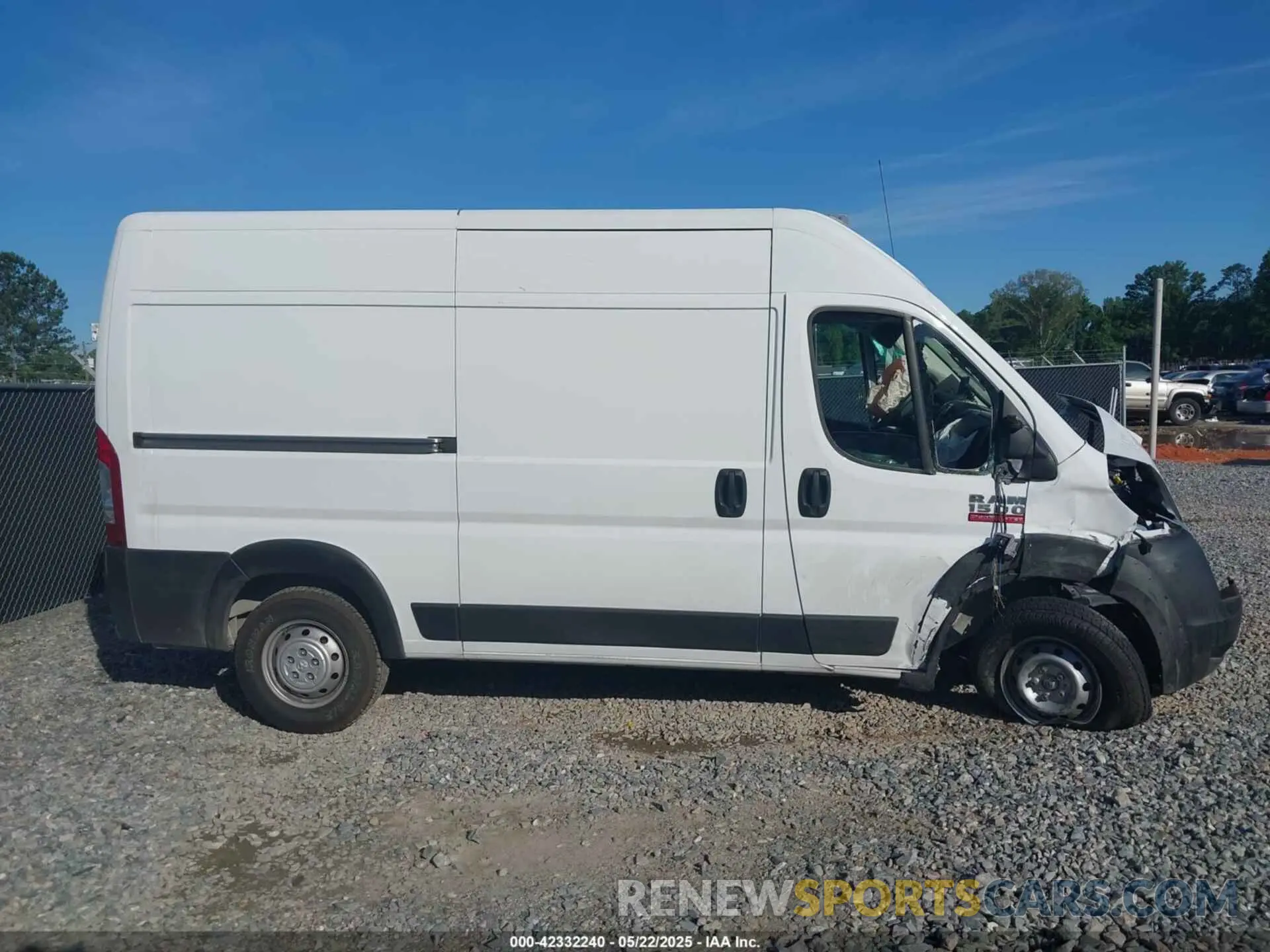 14 Photograph of a damaged car 3C6LRVBG2ME559354 RAM PROMASTER 1500 2021