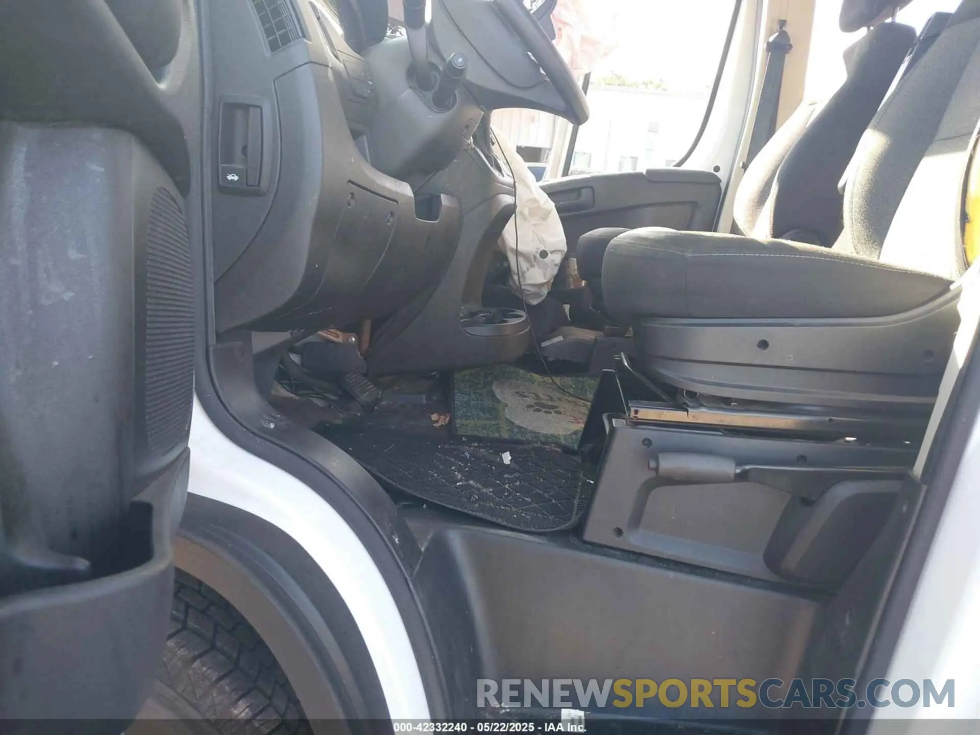 5 Photograph of a damaged car 3C6LRVBG2ME559354 RAM PROMASTER 1500 2021