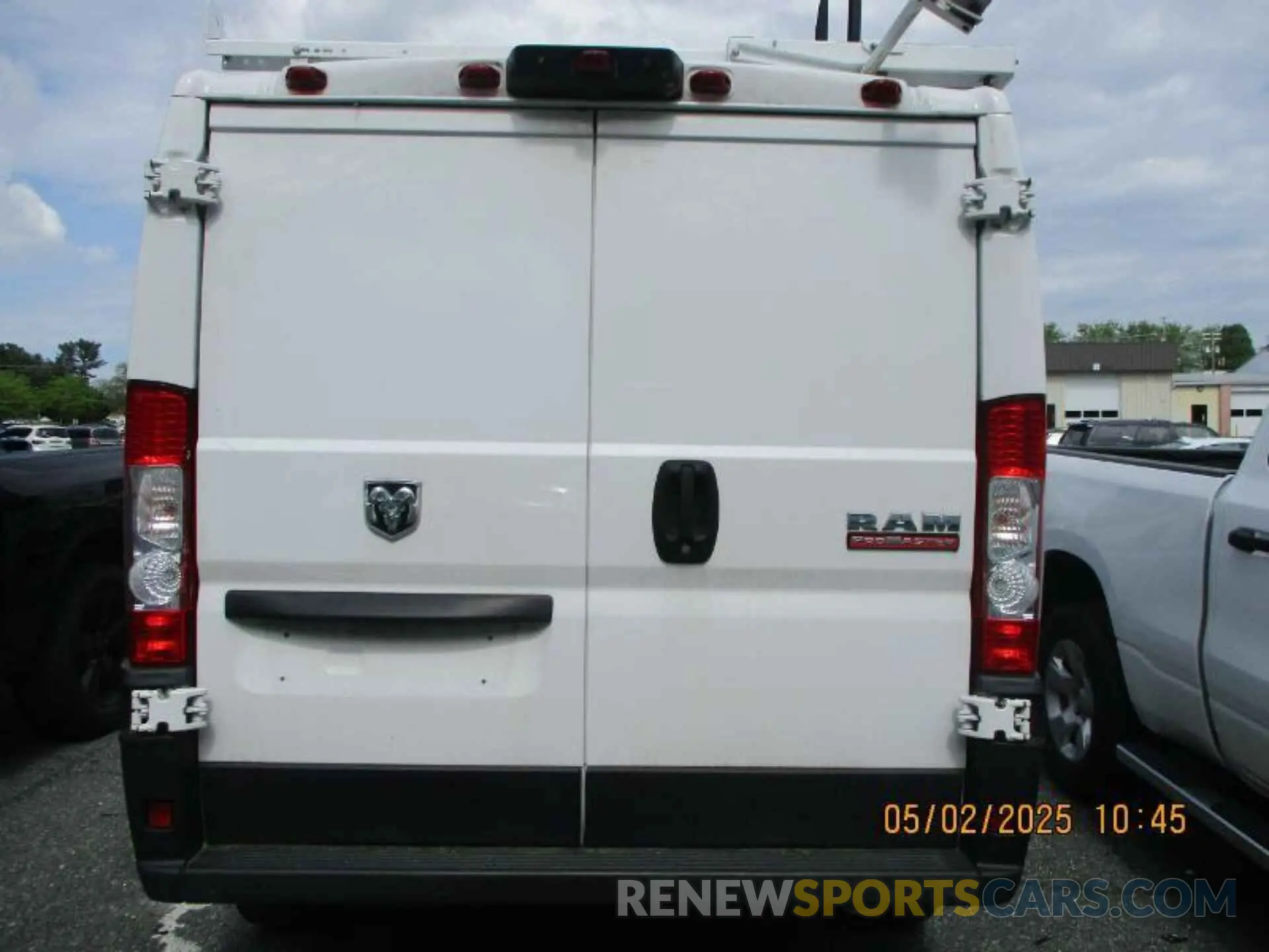 19 Photograph of a damaged car 3C6LRVNG2ME514958 RAM PROMASTER 1500 2021