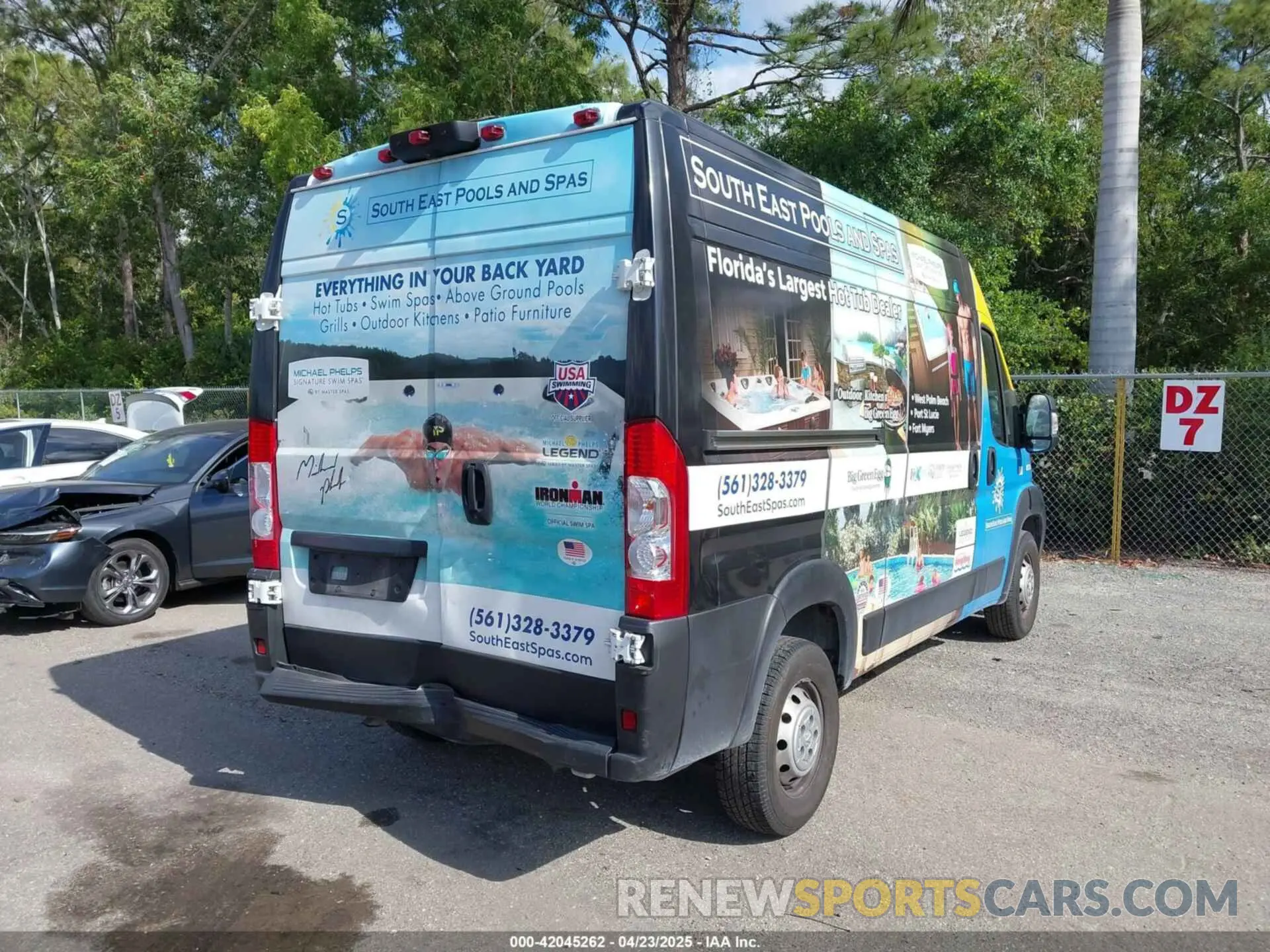 12 Photograph of a damaged car 3C6LRVBG2NE119197 RAM PROMASTER 1500 2022