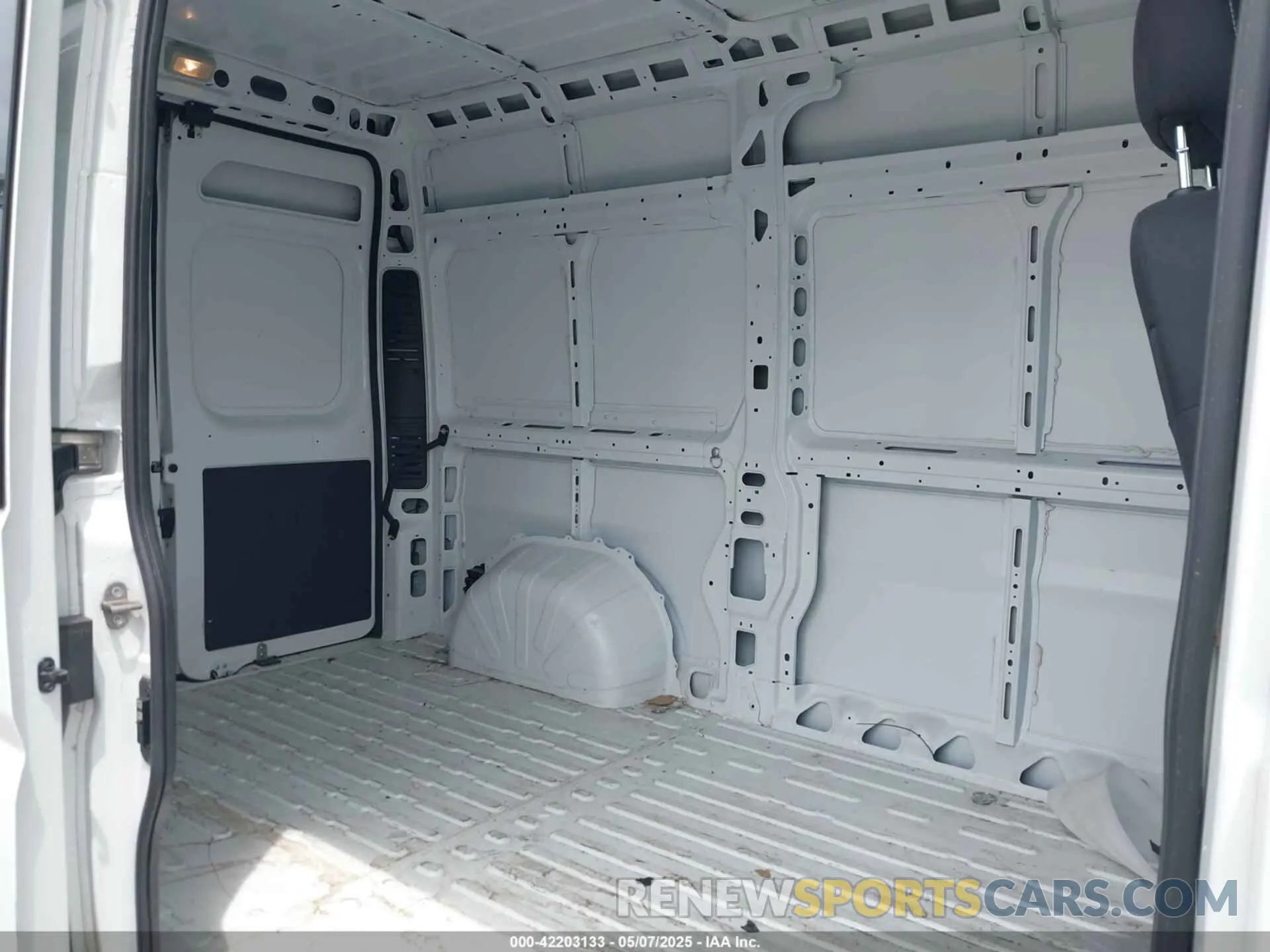 8 Фотография поврежденного автомобиля 3C6LRVBG0PE567554 RAM PROMASTER 1500 2023