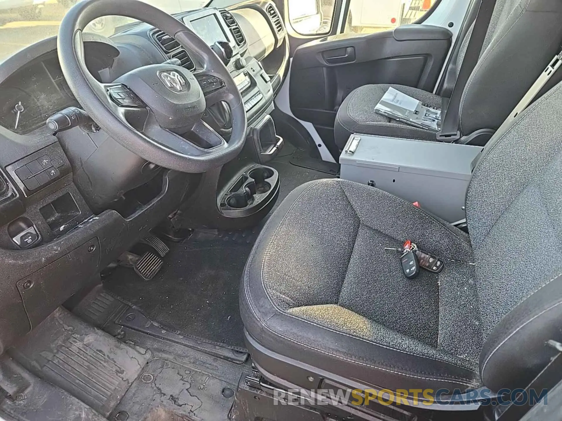 5 Photograph of a damaged car 3C6LRVBG3PE521913 RAM PROMASTER 1500 2023