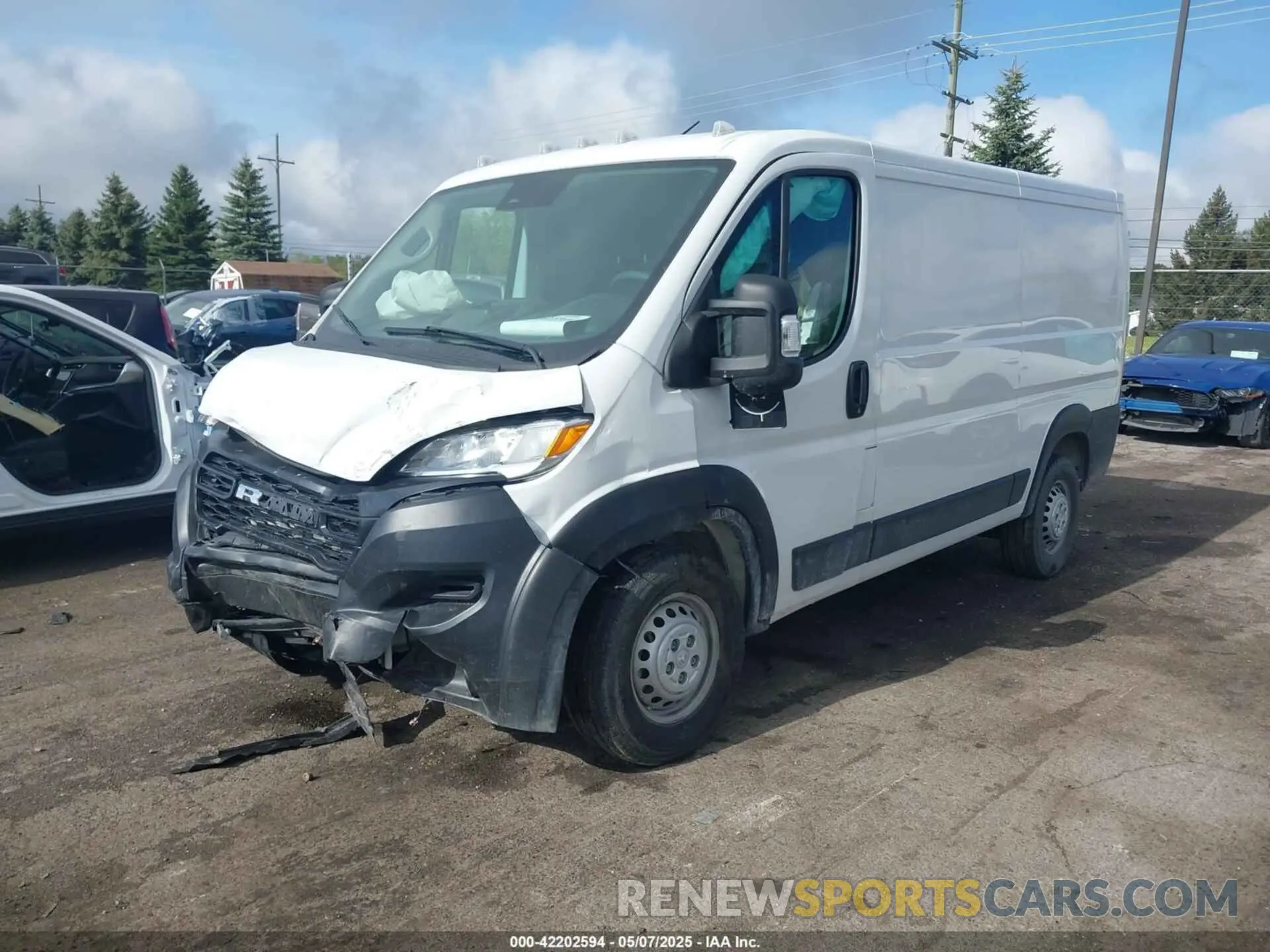 2 Фотография поврежденного автомобиля 3C6LRVAG7RE132017 RAM PROMASTER 1500 2024