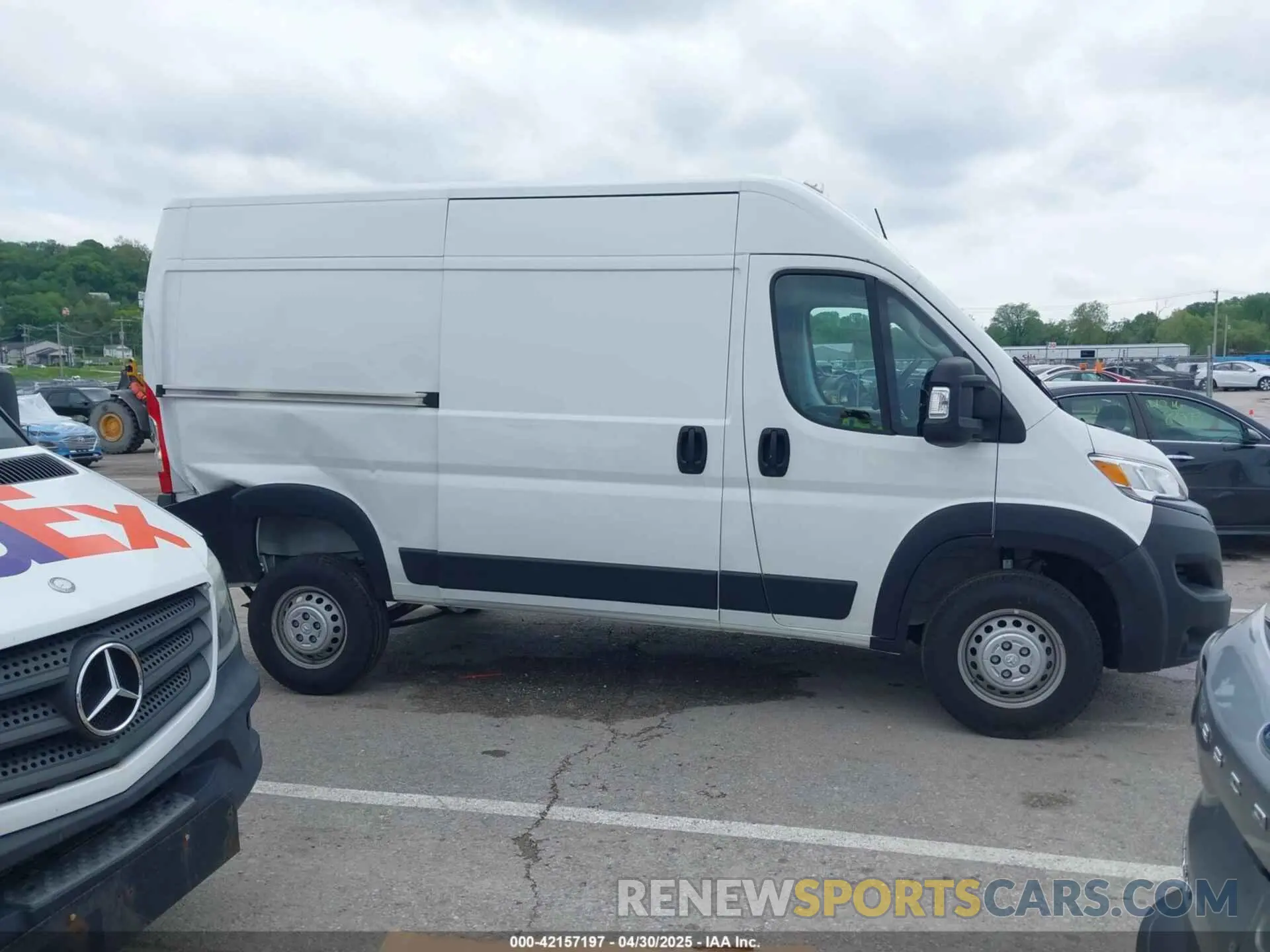 13 Photograph of a damaged car 3C6LRVBG0RE124954 RAM PROMASTER 1500 2024