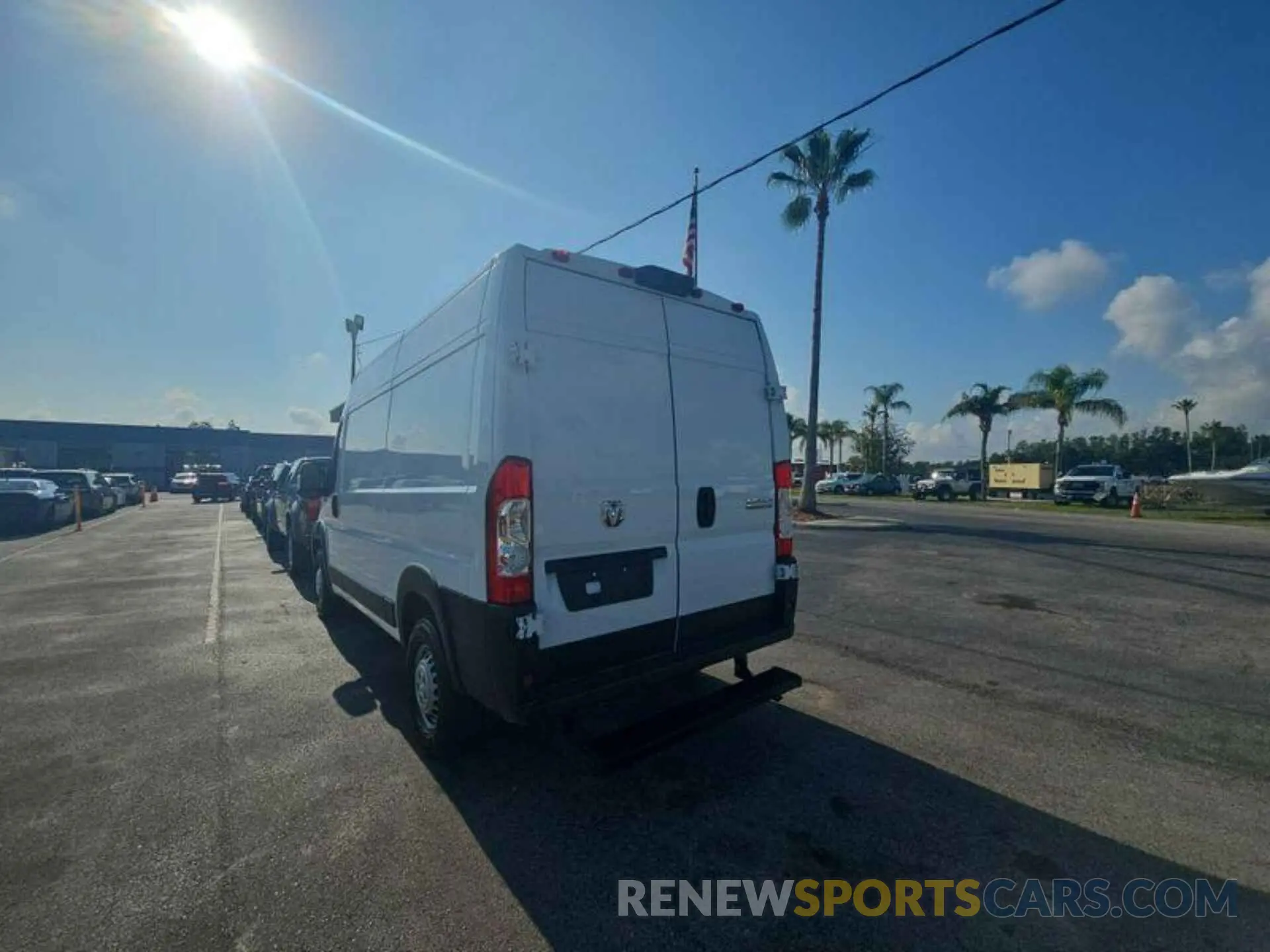 5 Photograph of a damaged car 3C6LRVBG3RE147869 RAM PROMASTER 1500 2024