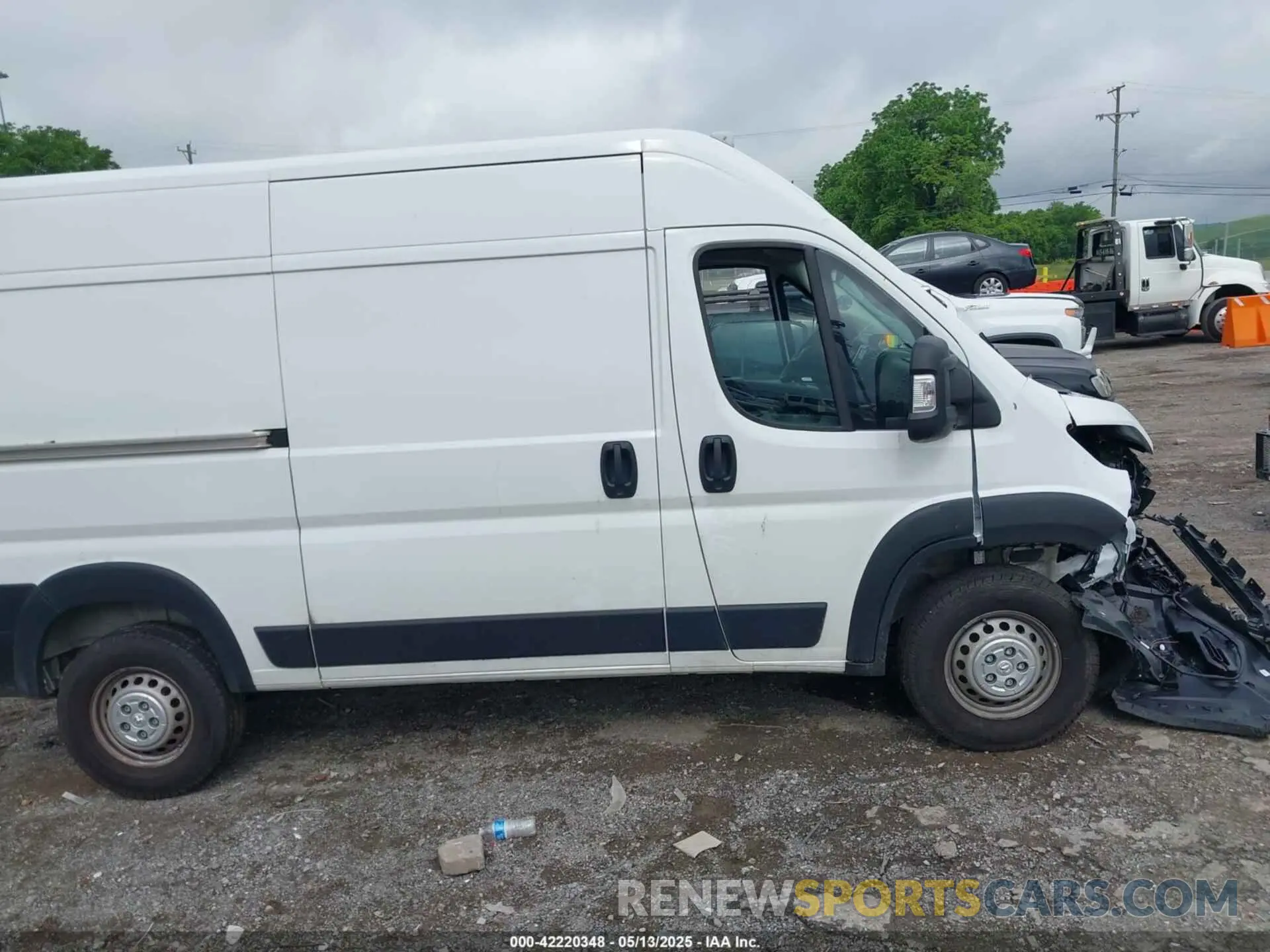 14 Photograph of a damaged car 3C6LRVBG1SE506013 RAM PROMASTER 1500 2025