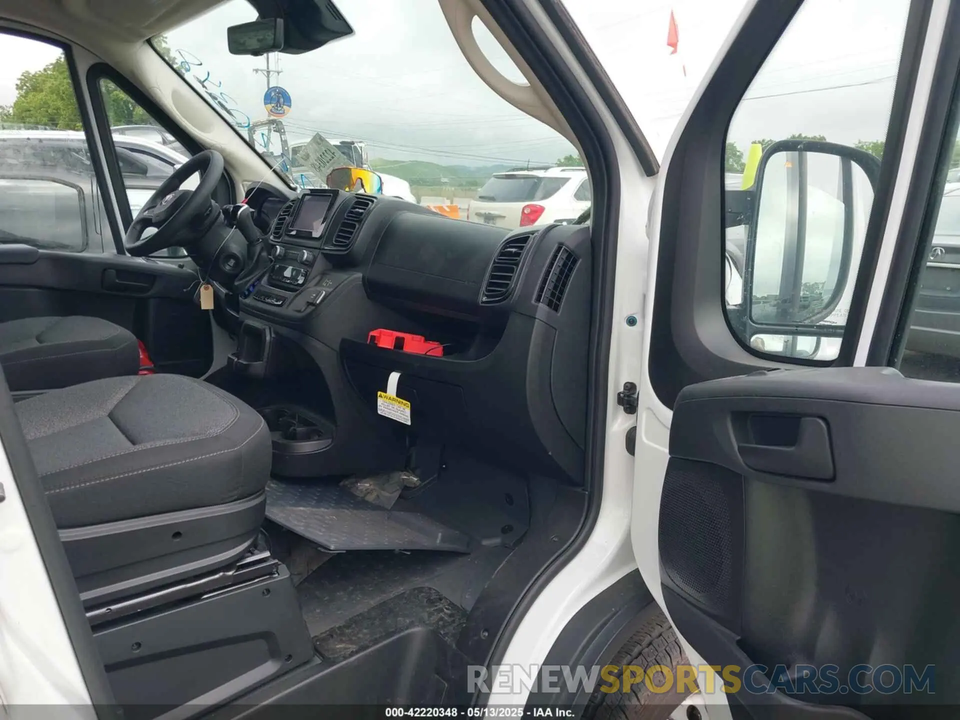 5 Photograph of a damaged car 3C6LRVBG1SE506013 RAM PROMASTER 1500 2025