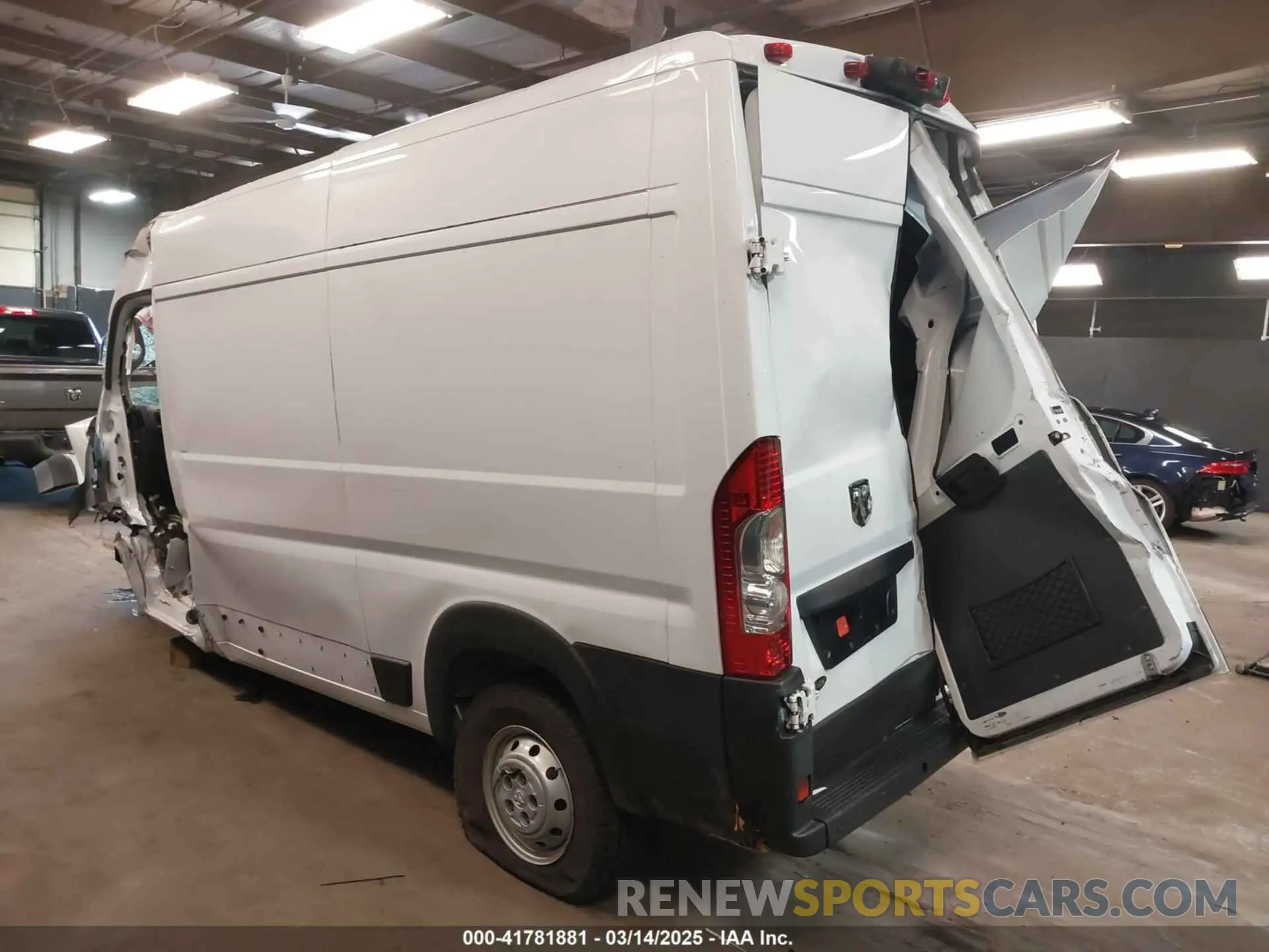 3 Фотография поврежденного автомобиля 3C6TRVCG0KE525540 RAM PROMASTER 2500 2019