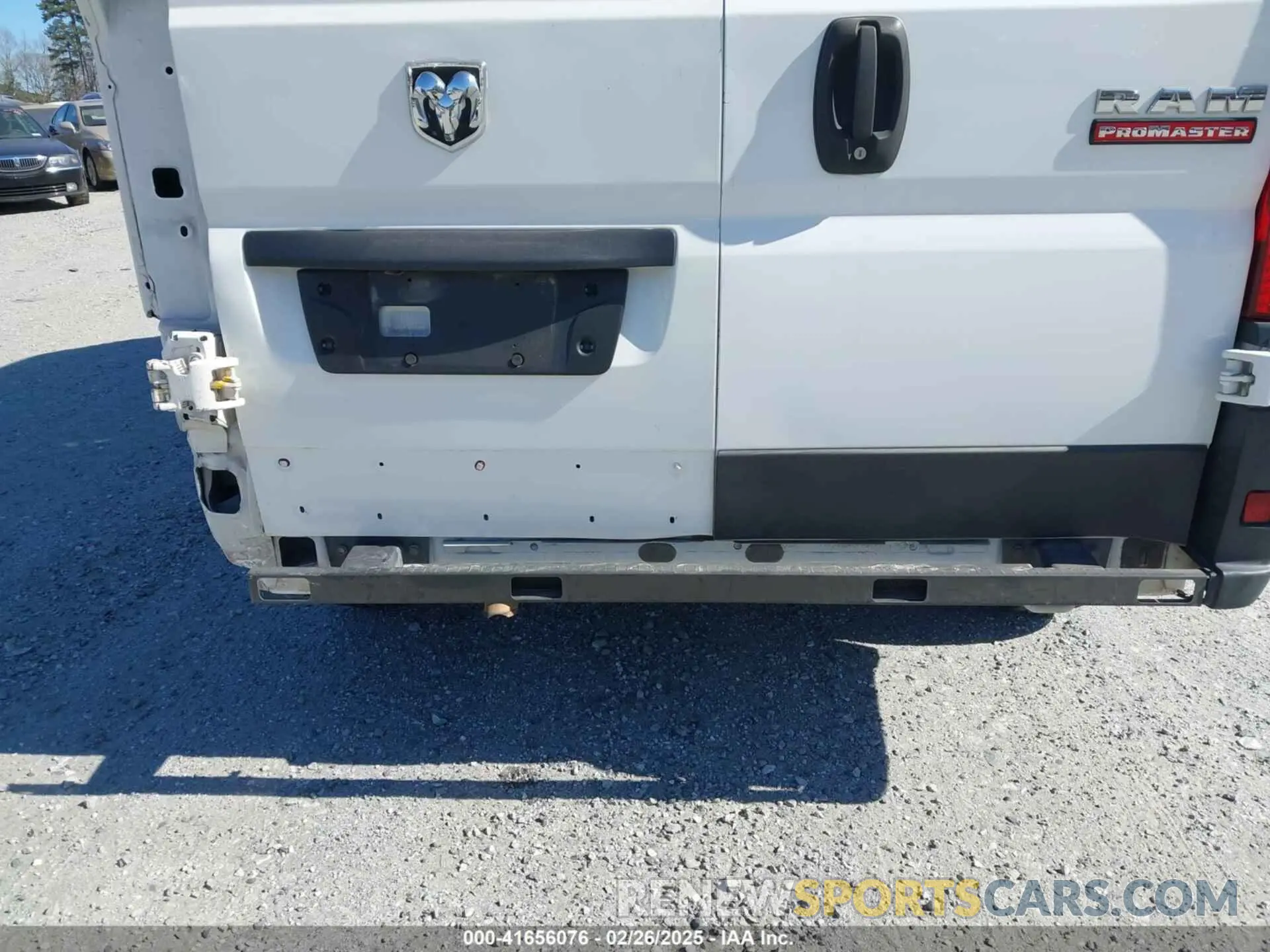 17 Photograph of a damaged car 3C6TRVCG3KE511485 RAM PROMASTER 2500 2019