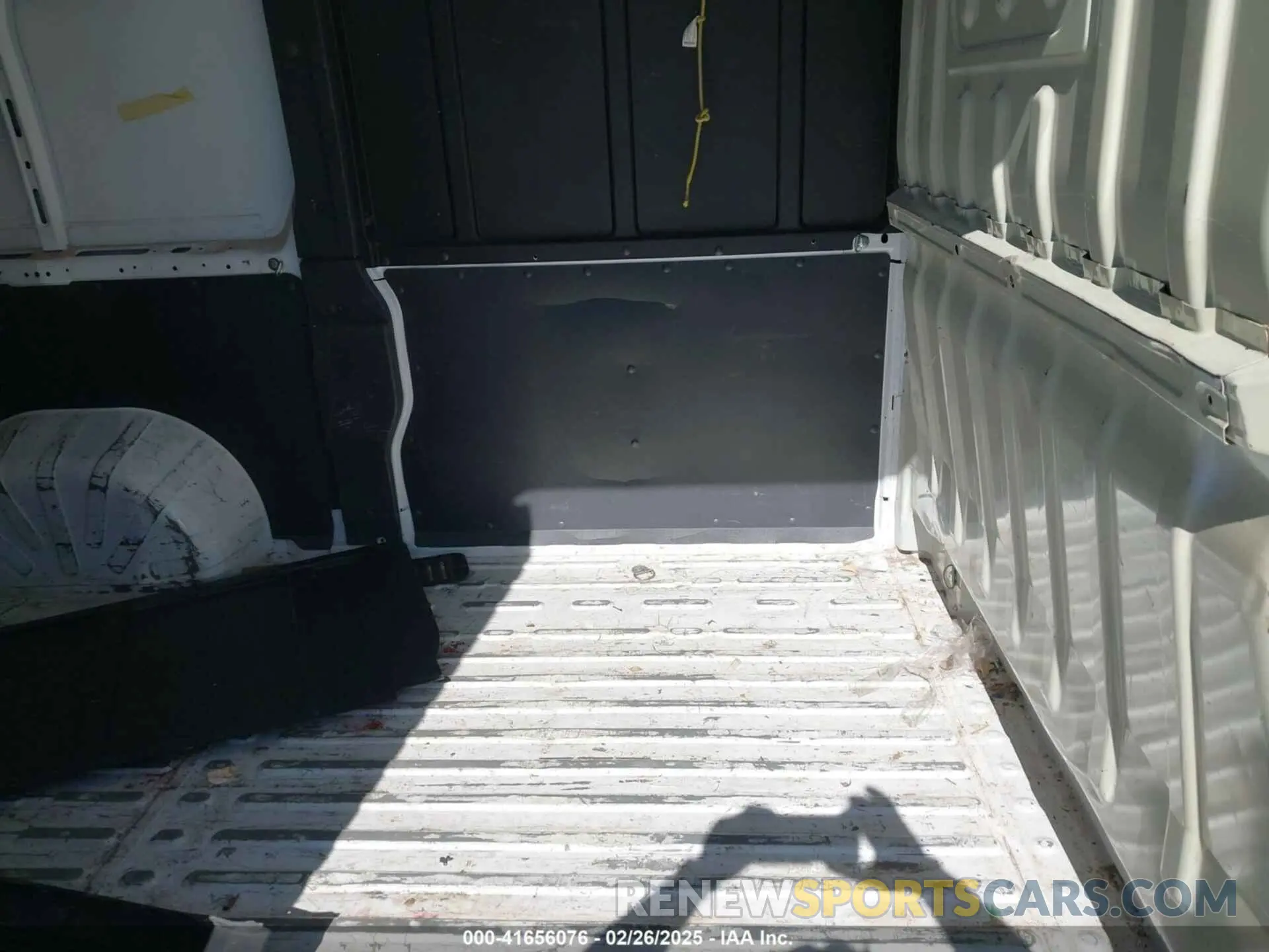 8 Photograph of a damaged car 3C6TRVCG3KE511485 RAM PROMASTER 2500 2019