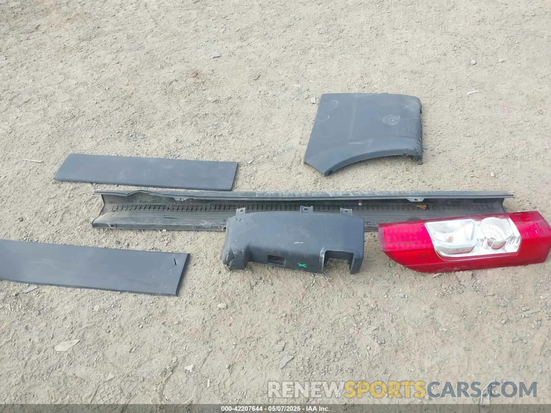12 Photograph of a damaged car 3C6TRVCG7KE530928 RAM PROMASTER 2500 2019