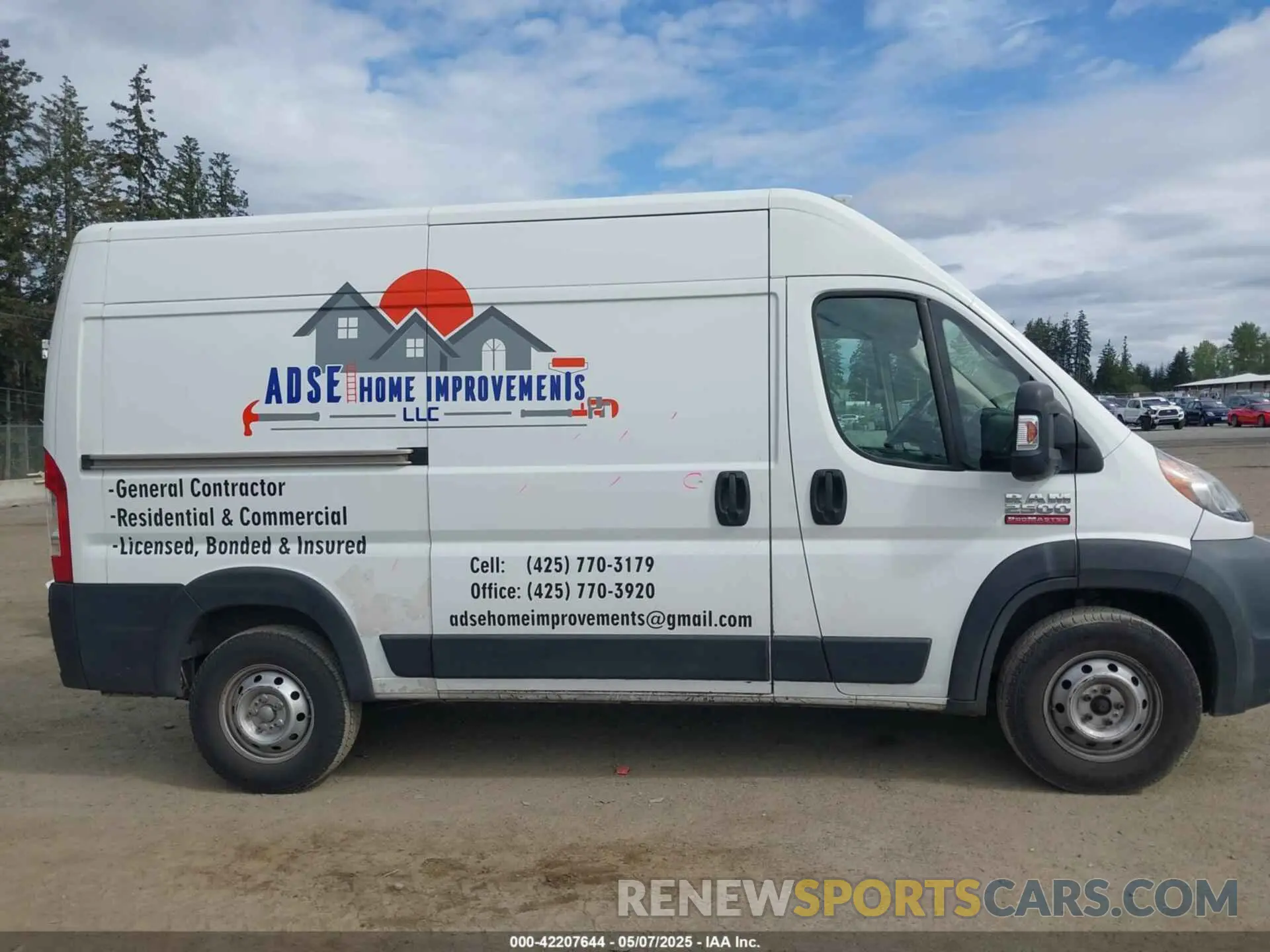 14 Photograph of a damaged car 3C6TRVCG7KE530928 RAM PROMASTER 2500 2019