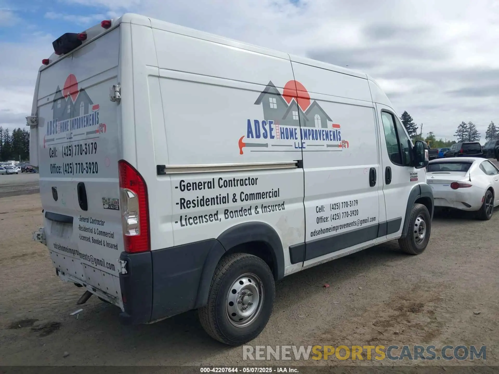 4 Photograph of a damaged car 3C6TRVCG7KE530928 RAM PROMASTER 2500 2019