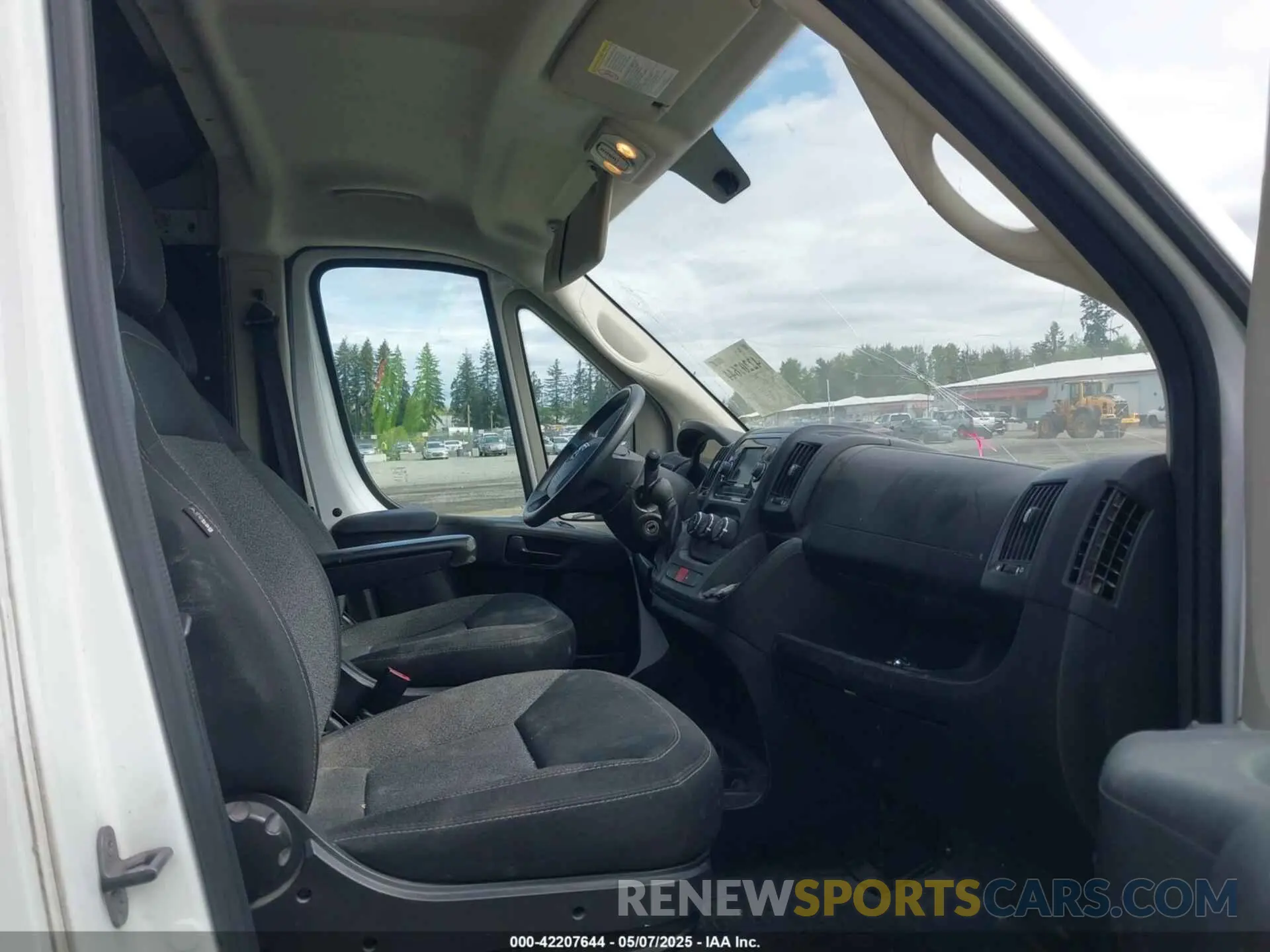 5 Photograph of a damaged car 3C6TRVCG7KE530928 RAM PROMASTER 2500 2019