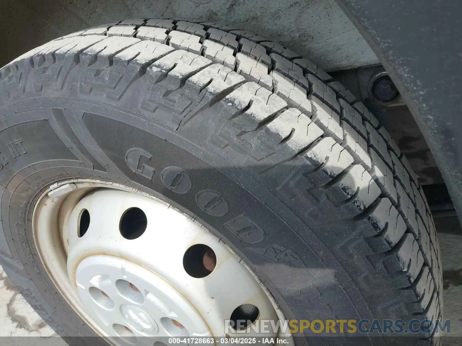 18 Photograph of a damaged car 3C6TRVDG1KE503643 RAM PROMASTER 2500 2019