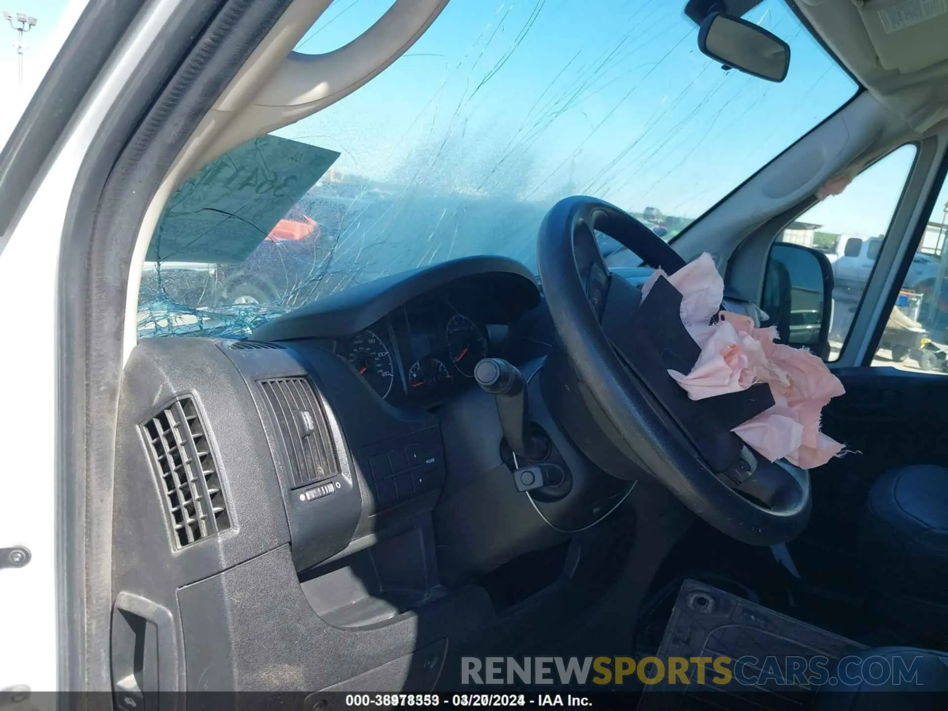 7 Photograph of a damaged car 3C6TRVDG2KE506177 RAM PROMASTER 2500 2019